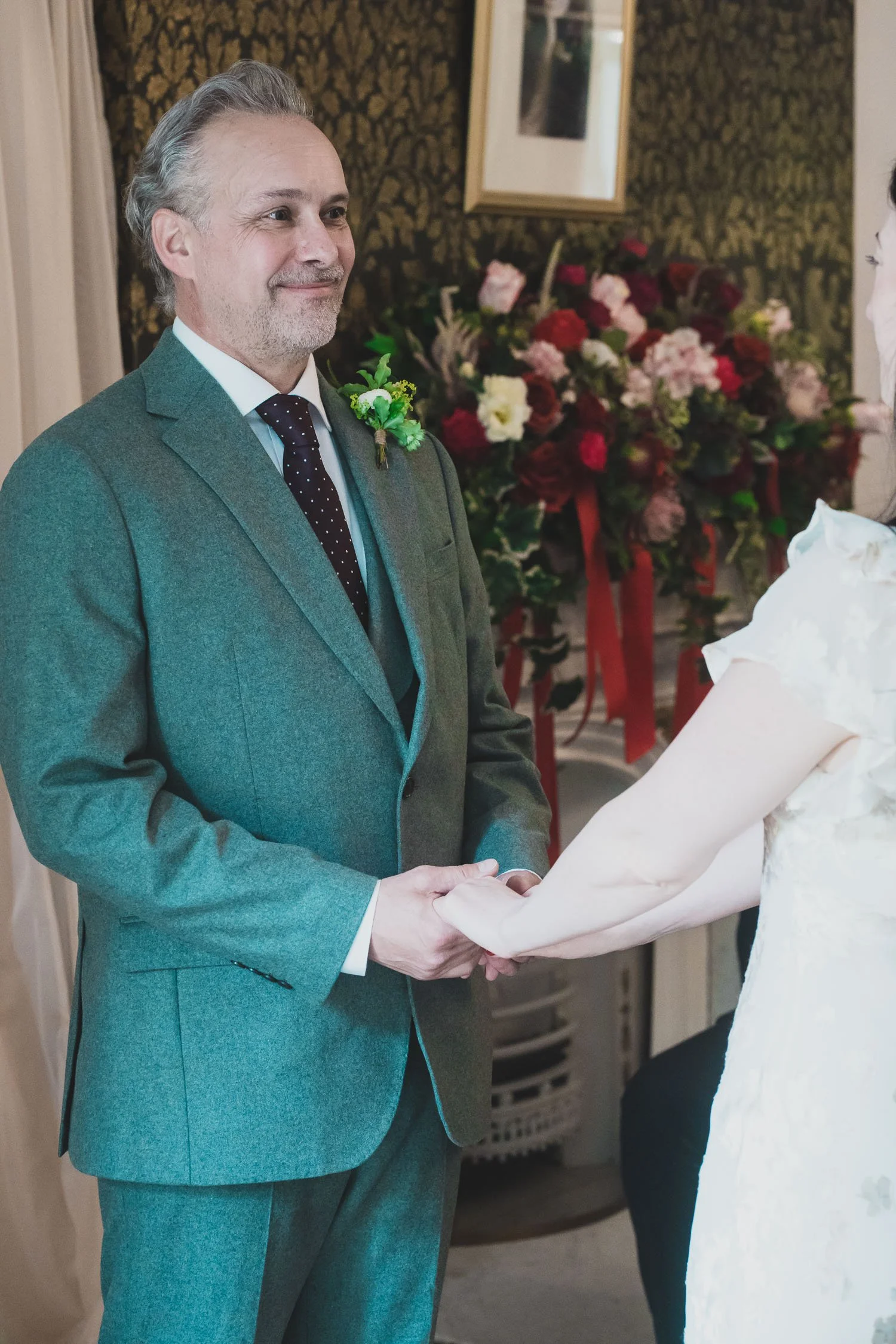 077-southwark-register-office-cutty-sark-pub-greenwich-wedding-photographer-london.jpg