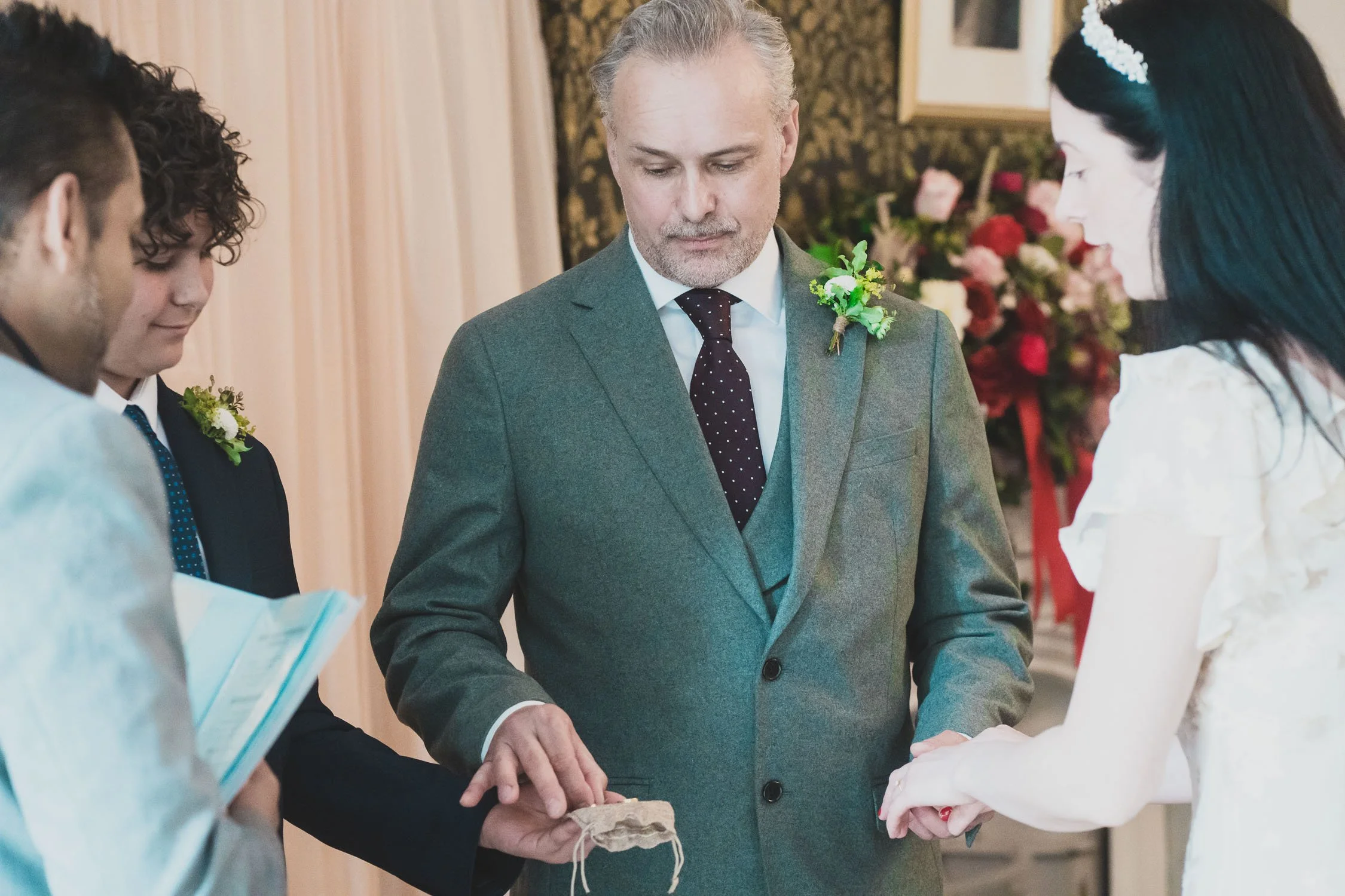 081-southwark-register-office-cutty-sark-pub-greenwich-wedding-photographer-london.jpg