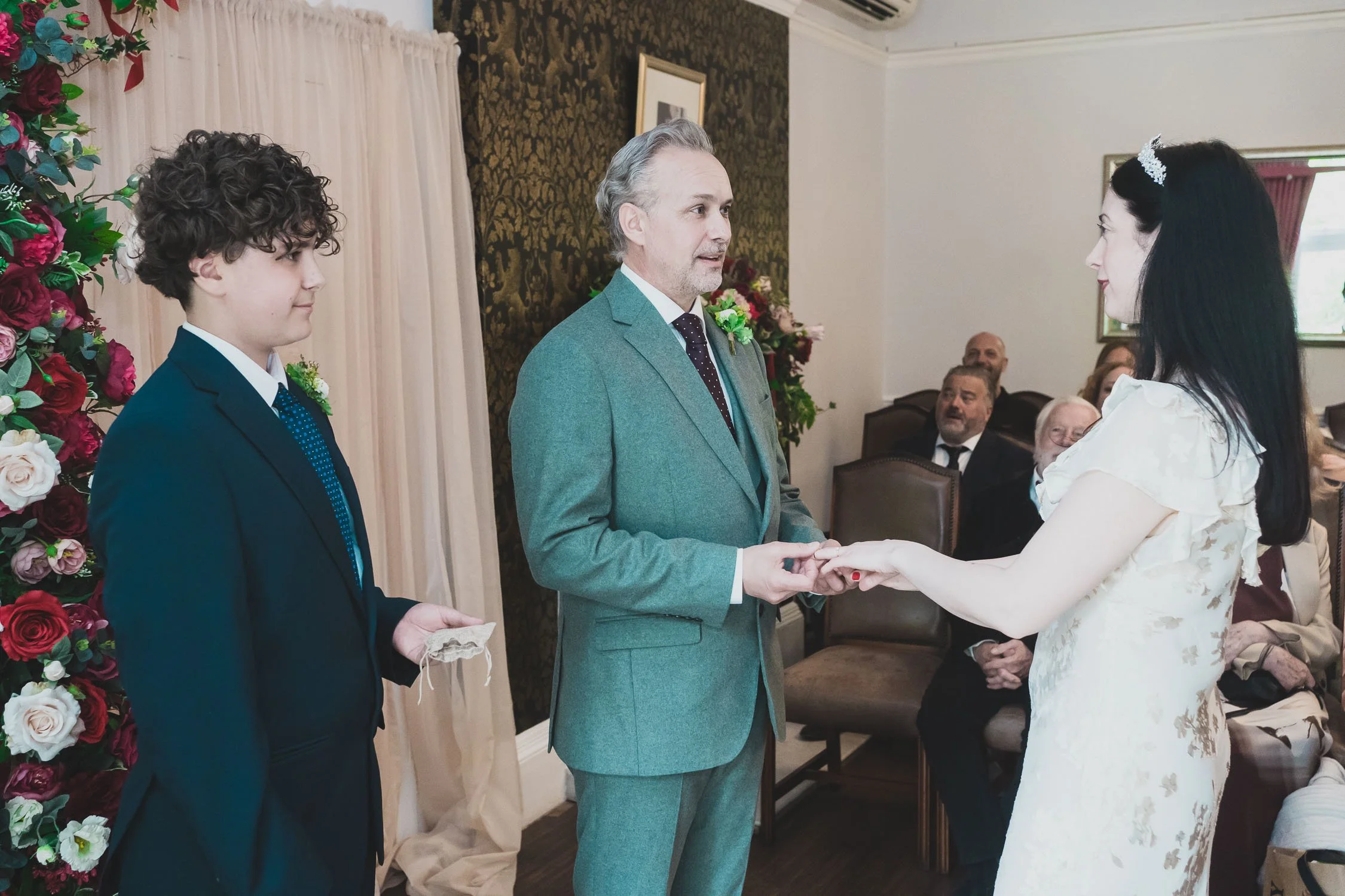 083-southwark-register-office-cutty-sark-pub-greenwich-wedding-photographer-london.jpg