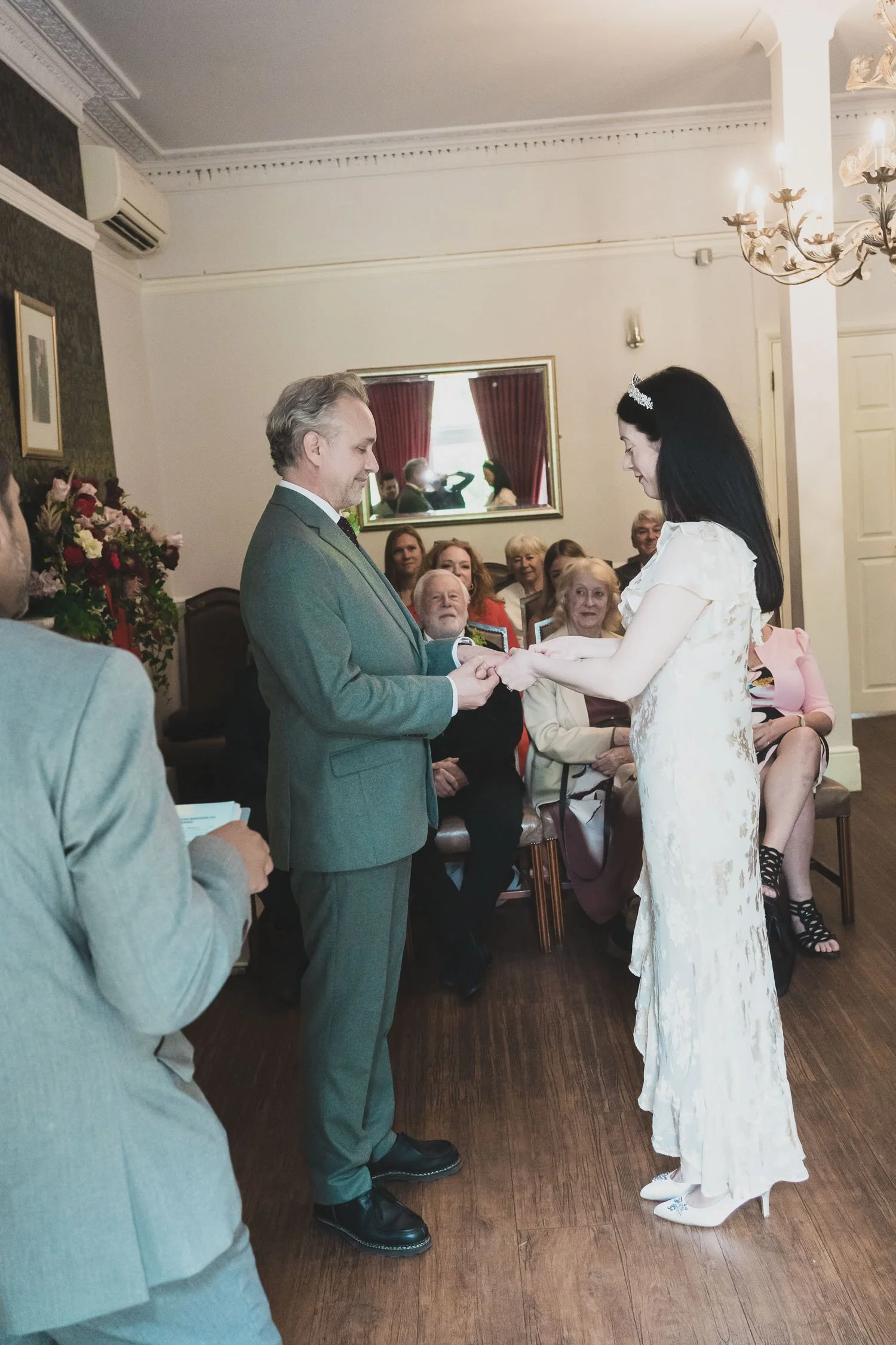 090-southwark-register-office-cutty-sark-pub-greenwich-wedding-photographer-london.jpg