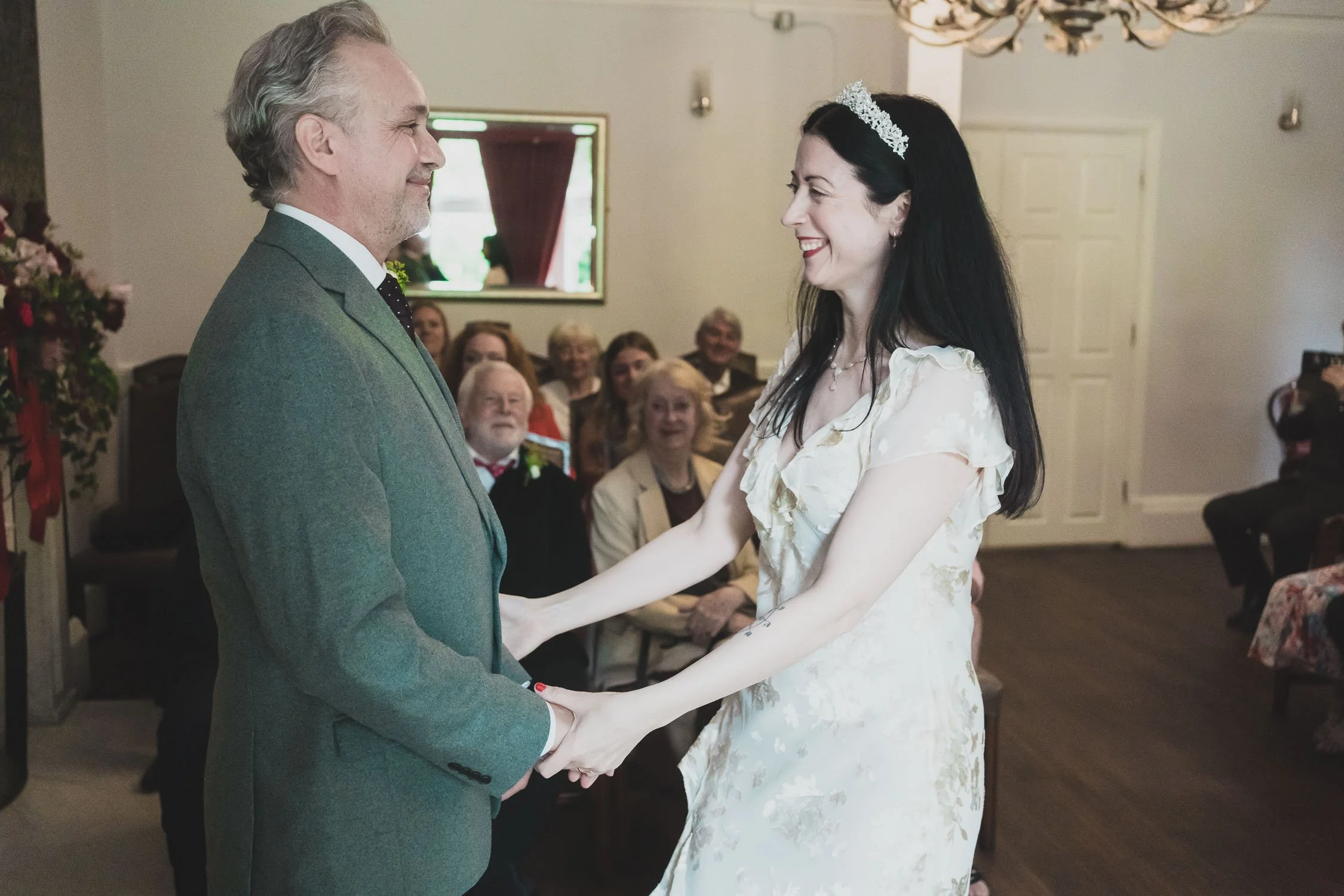 101-southwark-register-office-cutty-sark-pub-greenwich-wedding-photographer-london.jpg