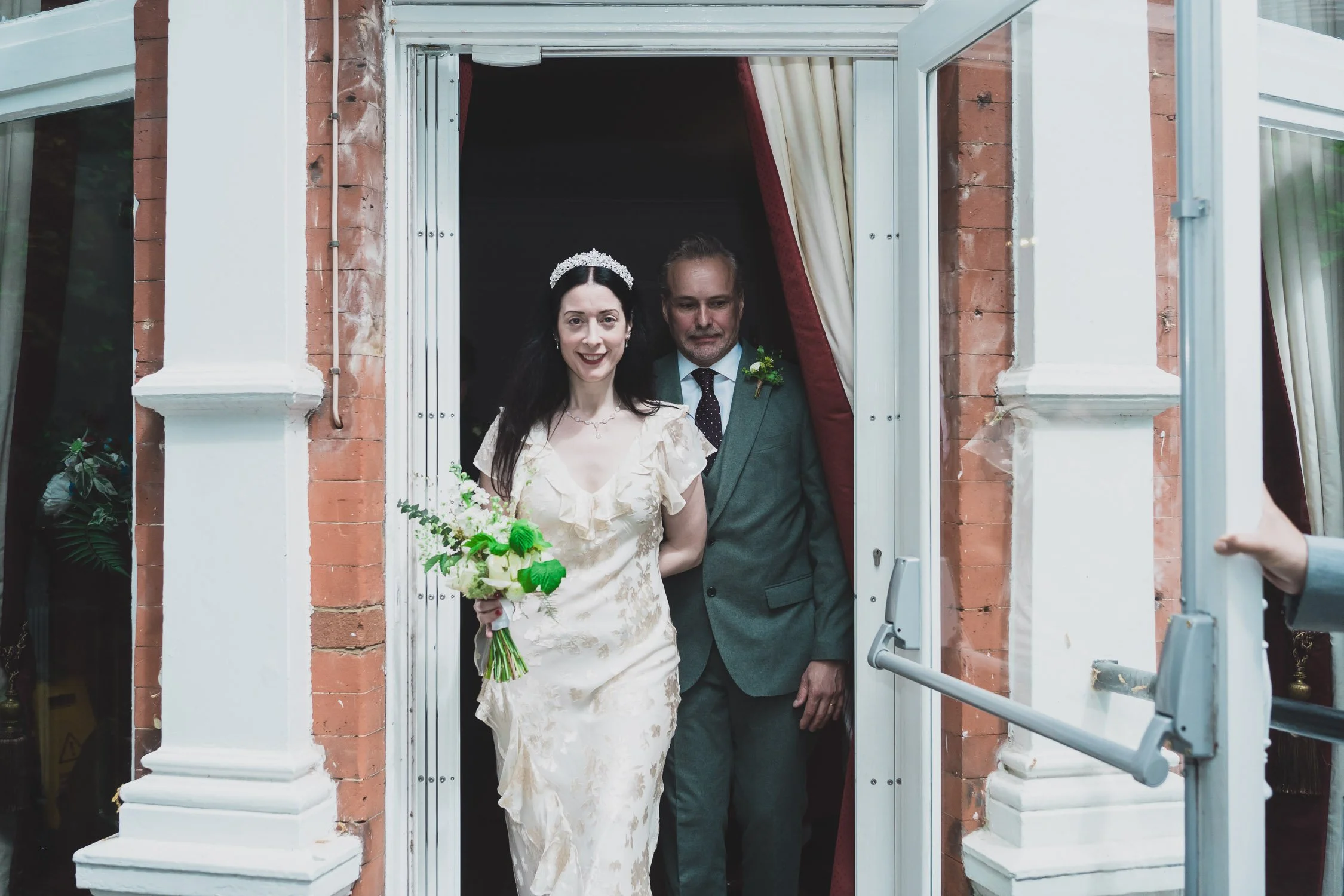 119-southwark-register-office-cutty-sark-pub-greenwich-wedding-photographer-london.jpg