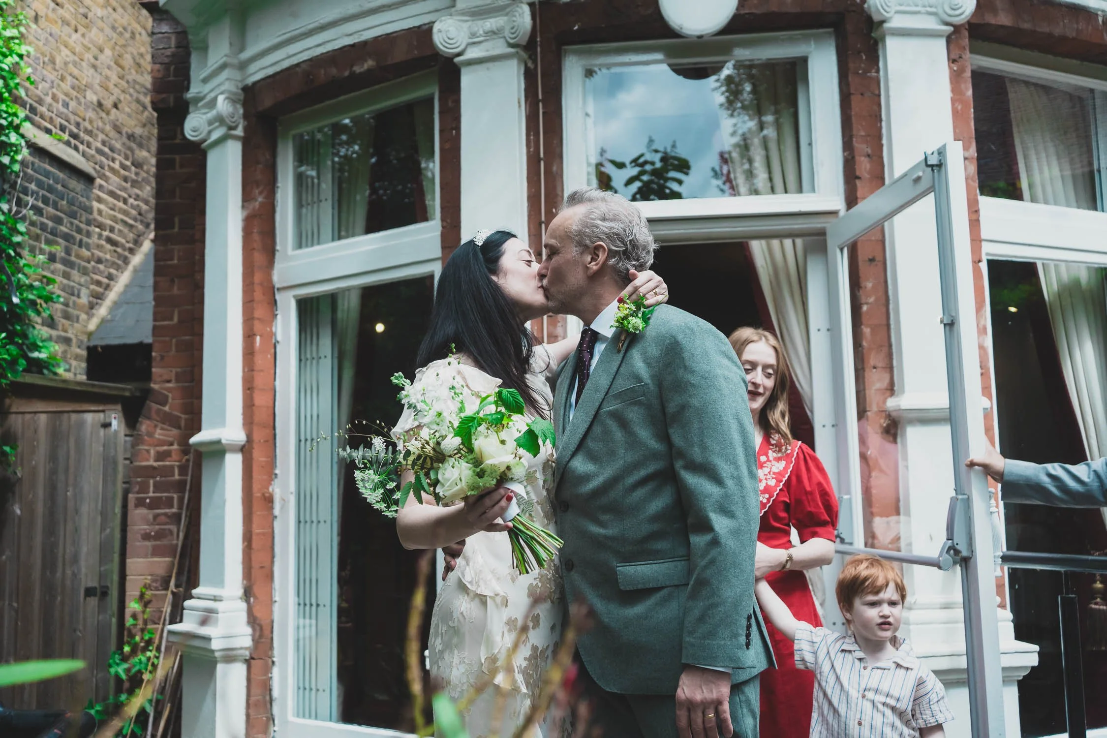 122-southwark-register-office-cutty-sark-pub-greenwich-wedding-photographer-london.jpg