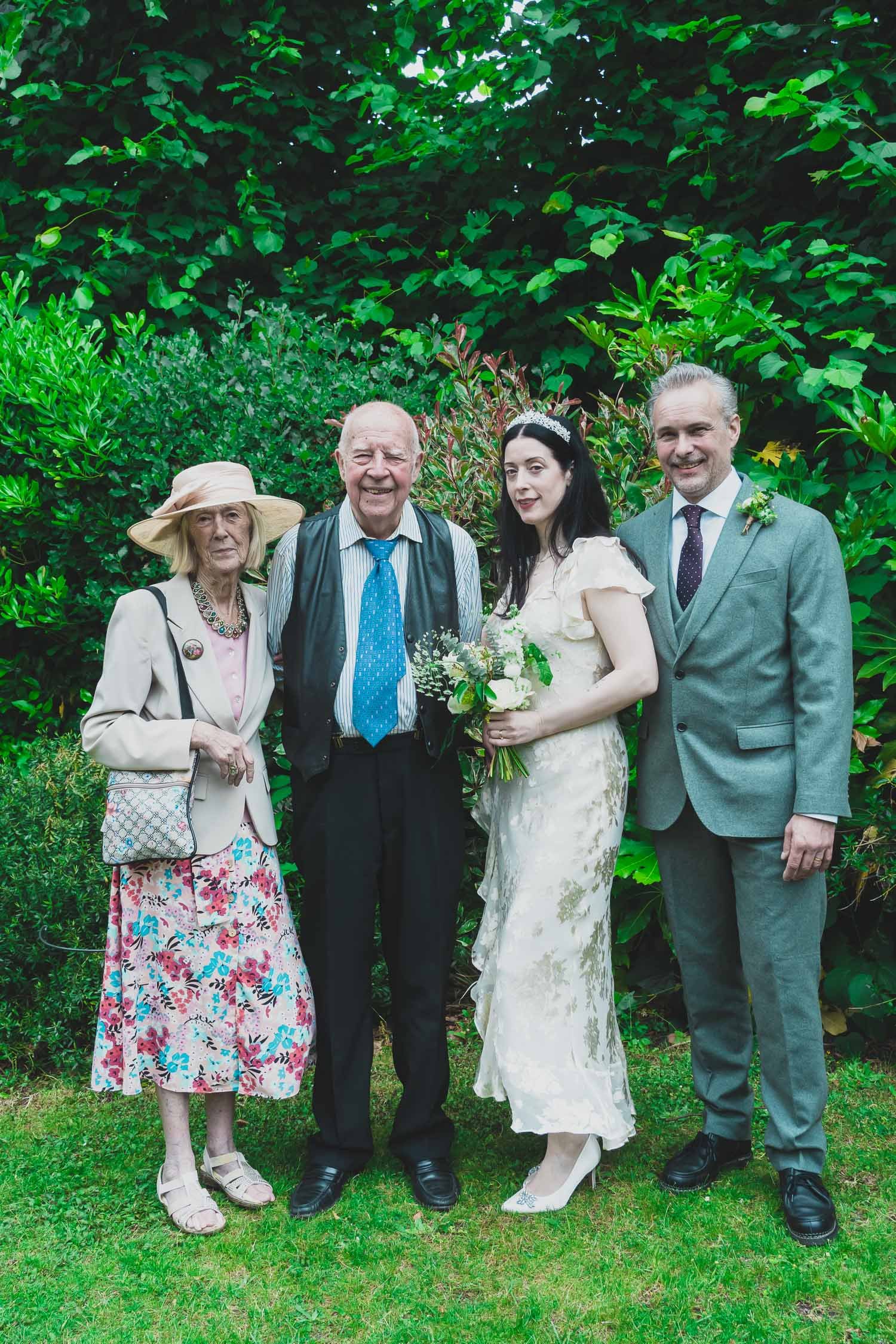 133-southwark-register-office-cutty-sark-pub-greenwich-wedding-photographer-london.jpg