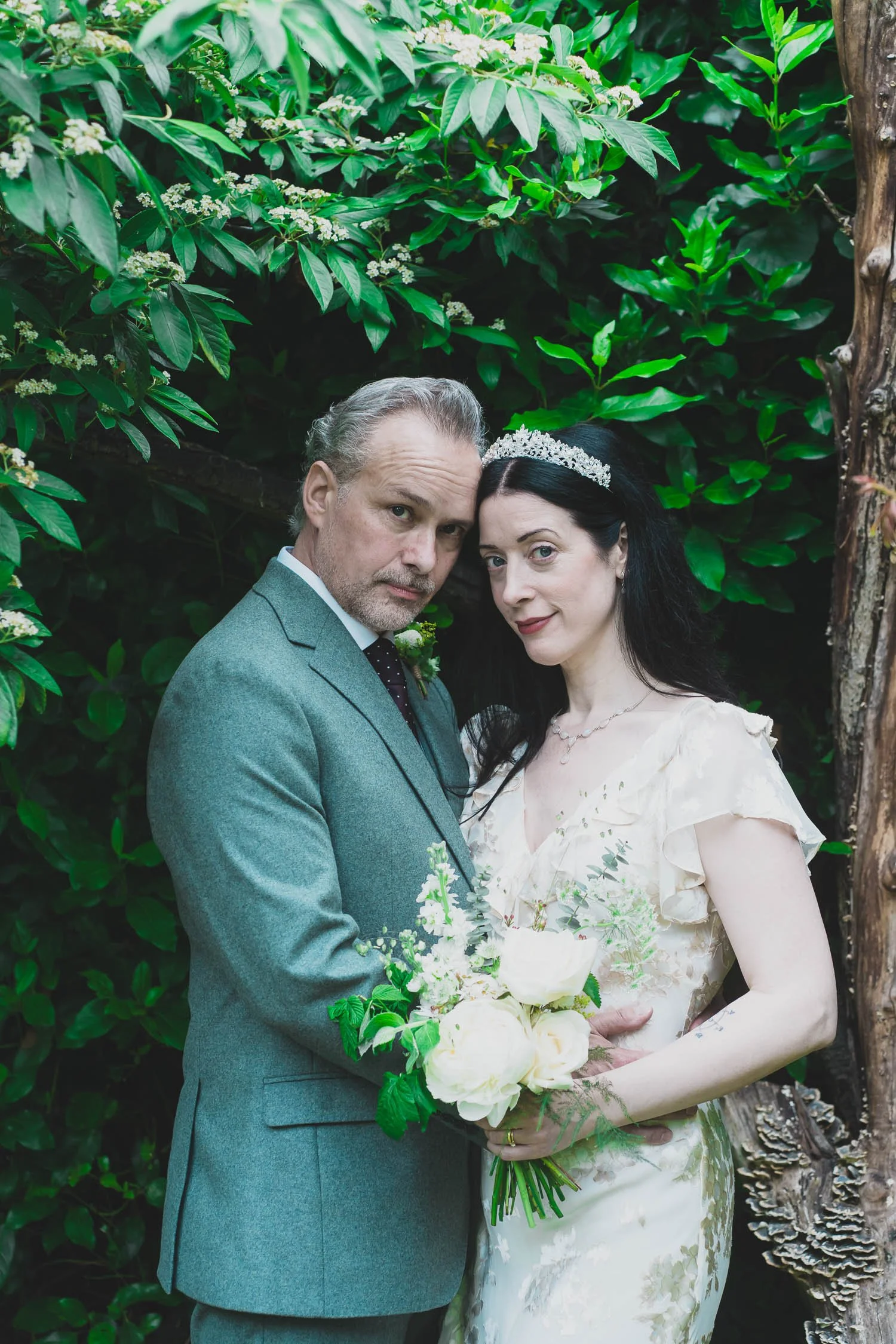 154-southwark-register-office-cutty-sark-pub-greenwich-wedding-photographer-london.jpg