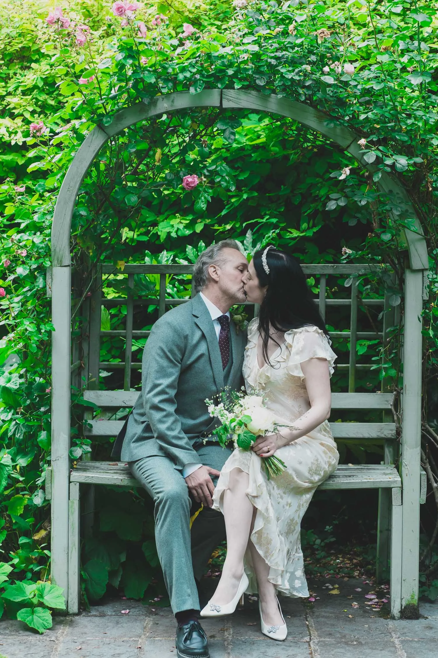 161-southwark-register-office-cutty-sark-pub-greenwich-wedding-photographer-london.jpg