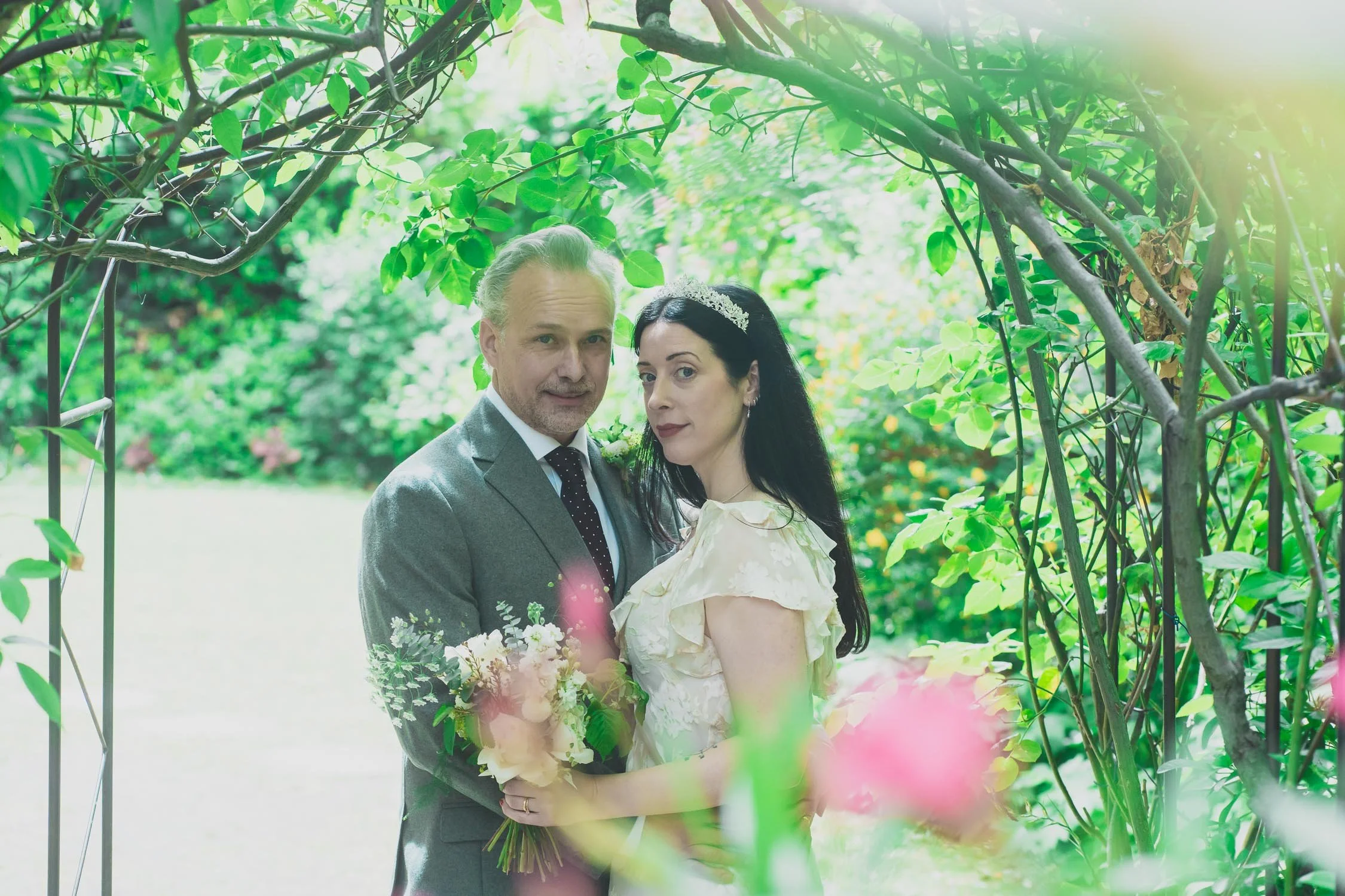 163-southwark-register-office-cutty-sark-pub-greenwich-wedding-photographer-london.jpg