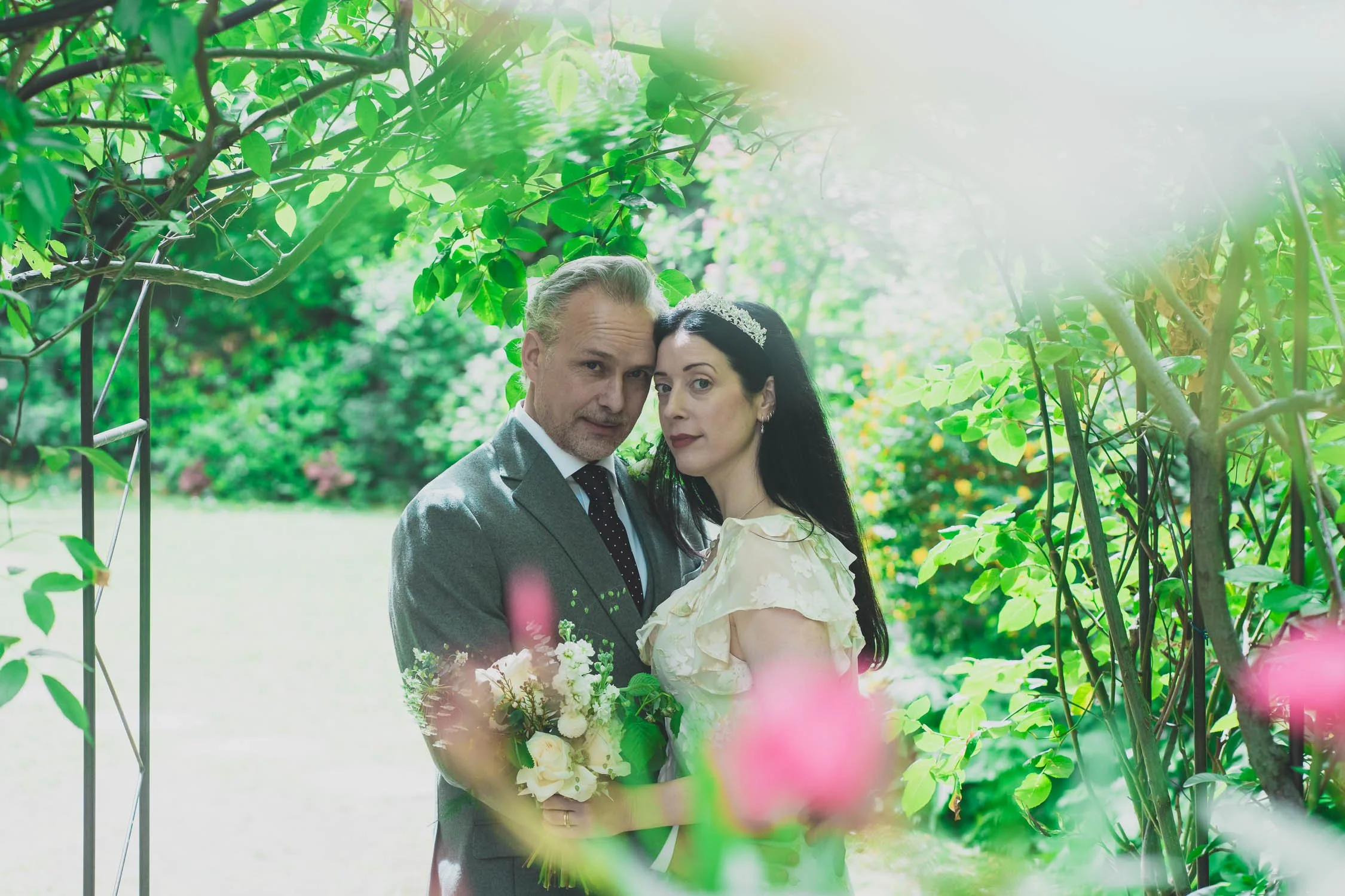 164-southwark-register-office-cutty-sark-pub-greenwich-wedding-photographer-london.jpg