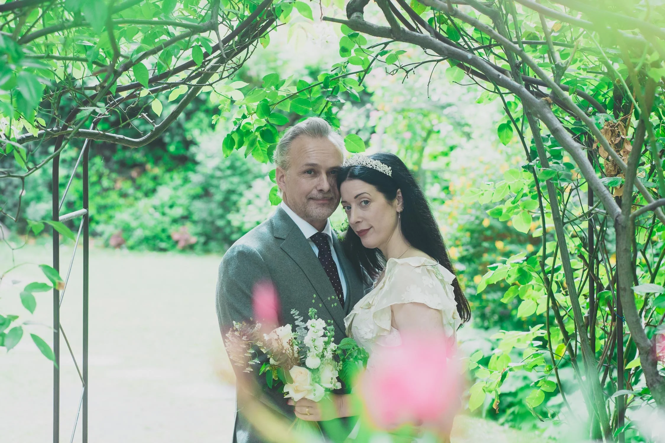 165-southwark-register-office-cutty-sark-pub-greenwich-wedding-photographer-london.jpg