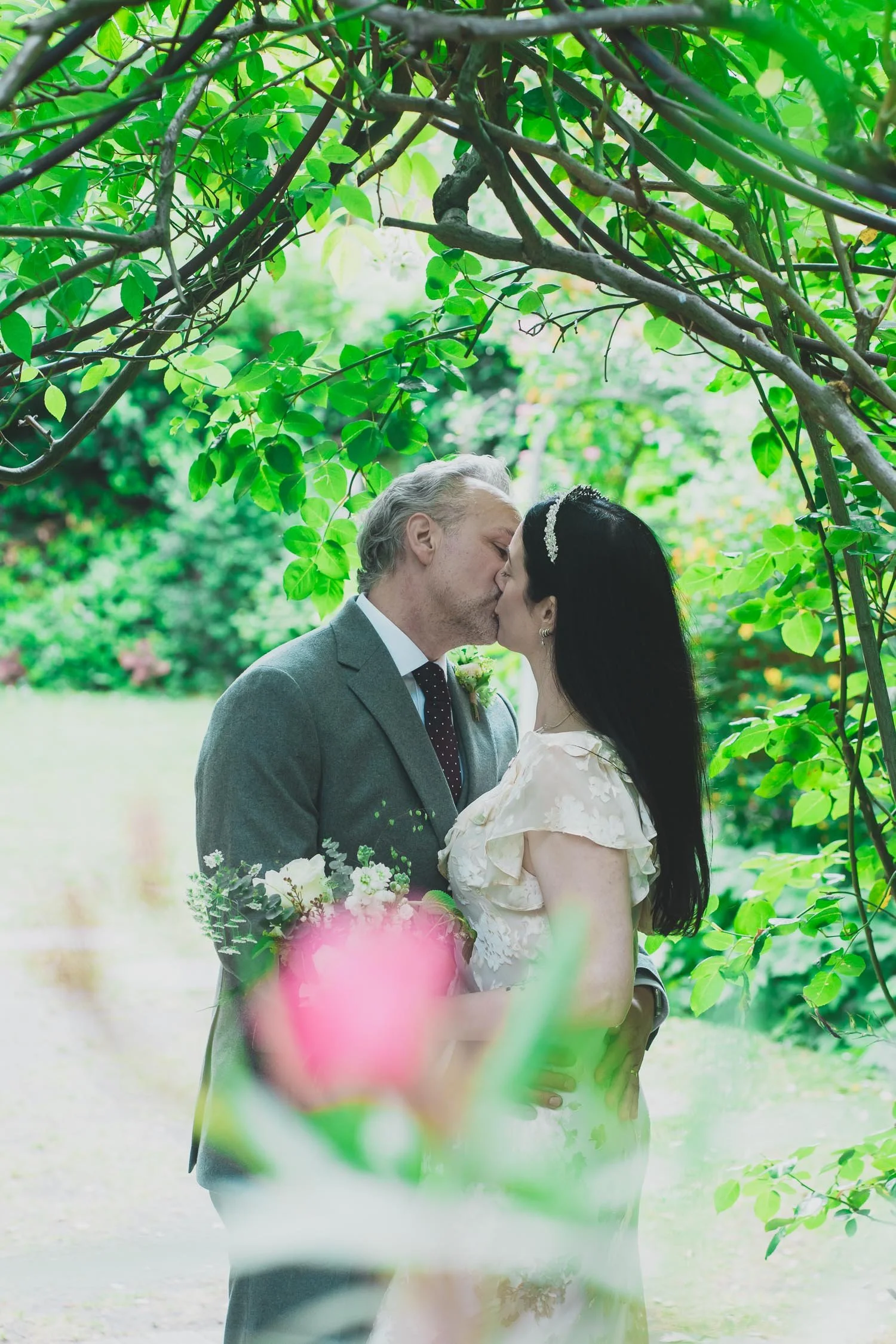 167-southwark-register-office-cutty-sark-pub-greenwich-wedding-photographer-london.jpg