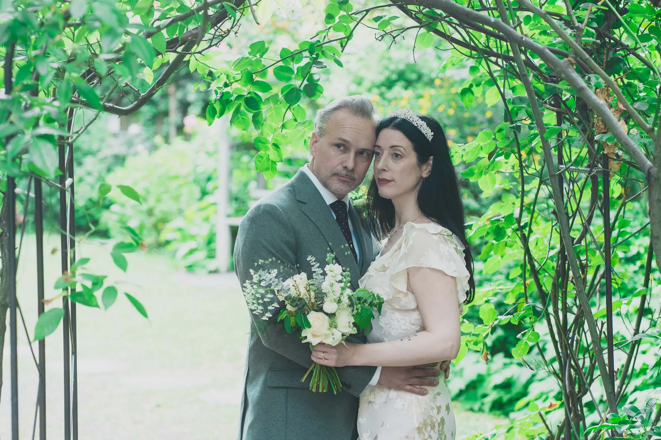 170-southwark-register-office-cutty-sark-pub-greenwich-wedding-photographer-london.jpg