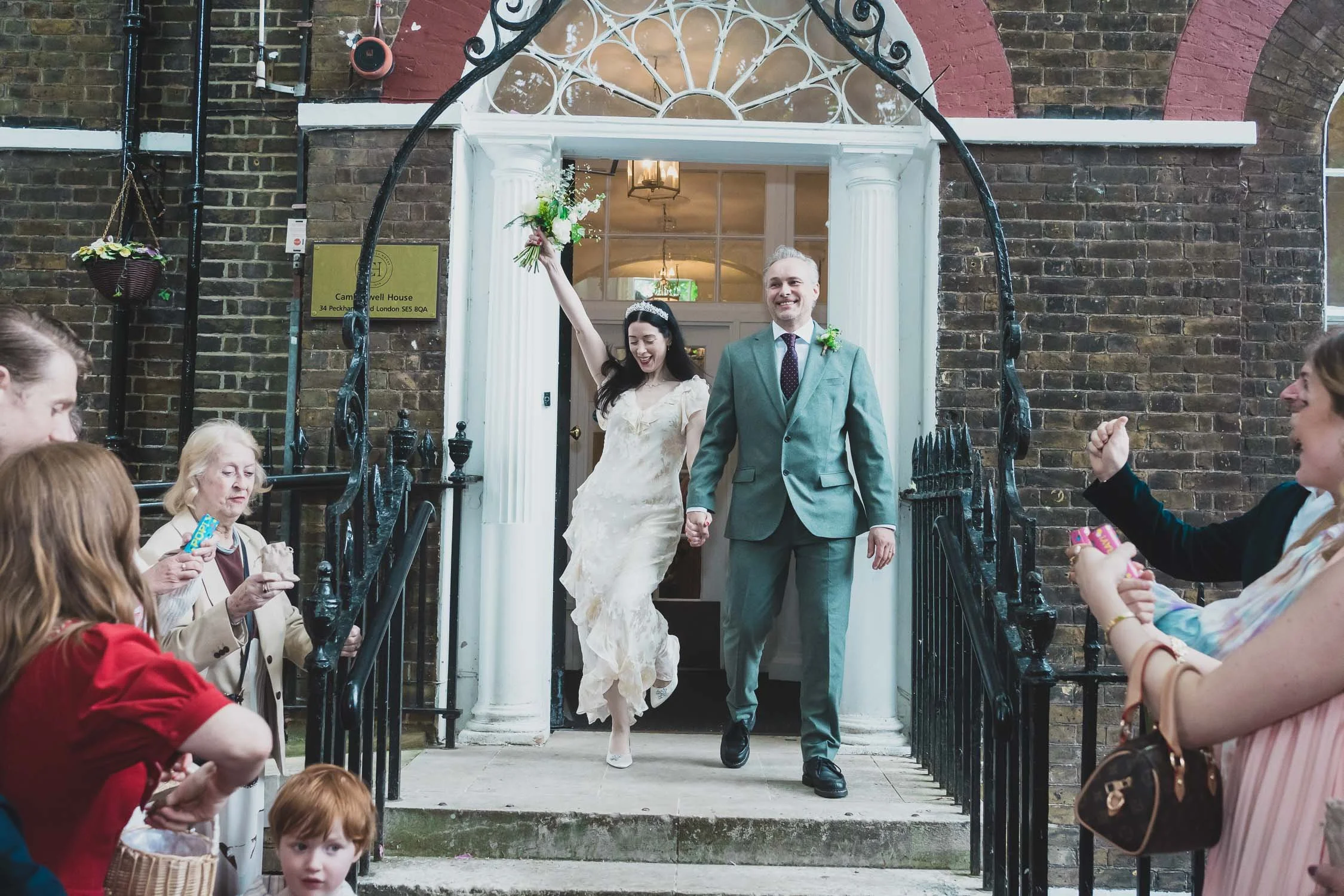 171-southwark-register-office-cutty-sark-pub-greenwich-wedding-photographer-london.jpg