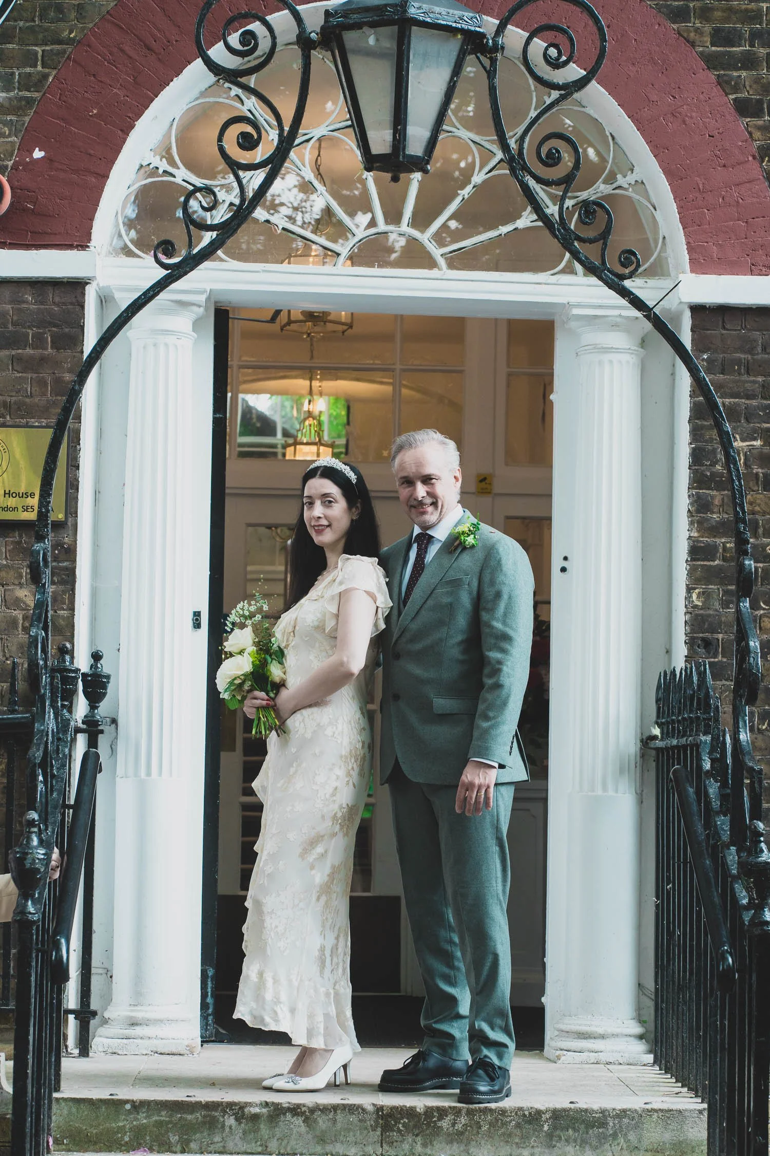 183-southwark-register-office-cutty-sark-pub-greenwich-wedding-photographer-london.jpg