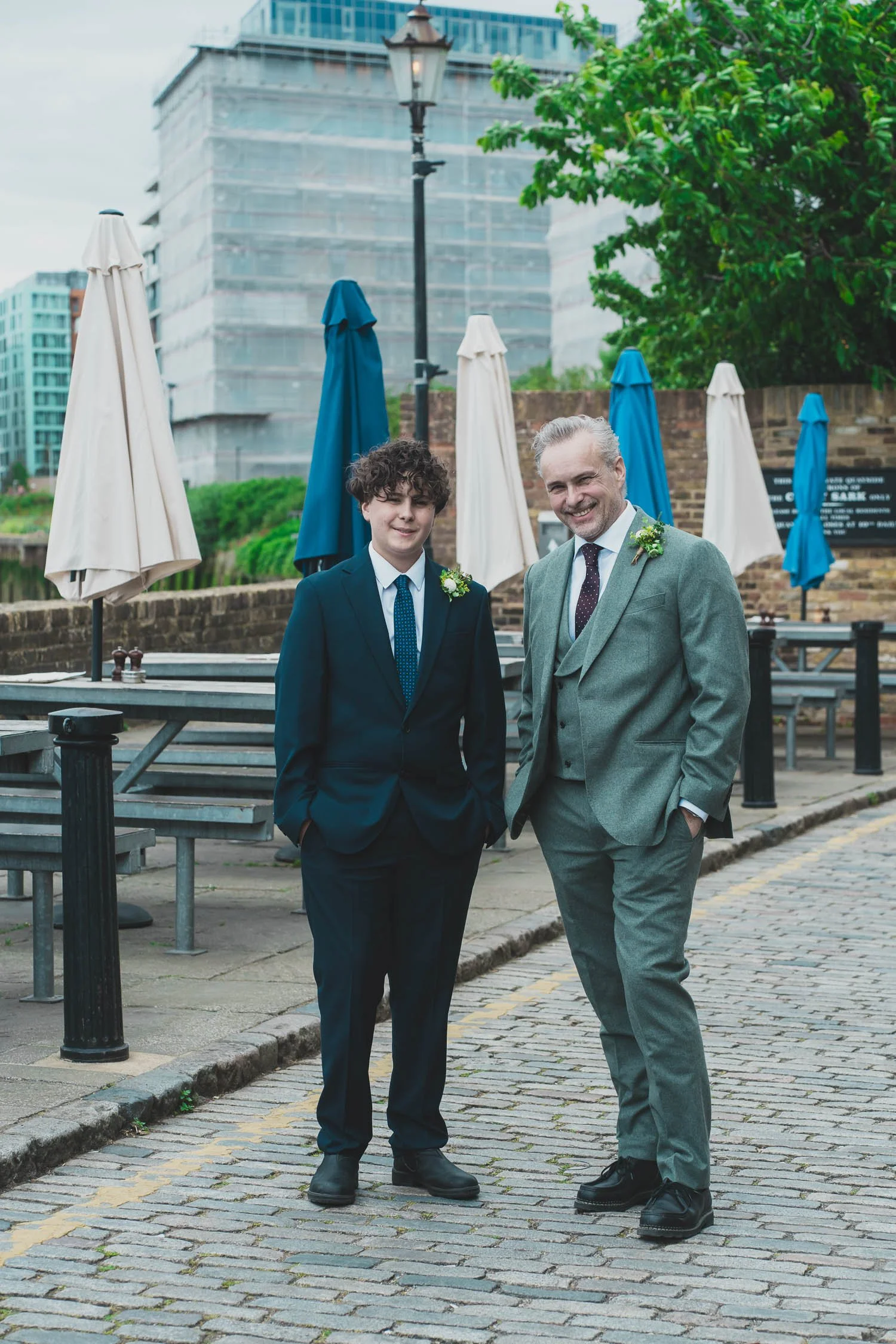 215-southwark-register-office-cutty-sark-pub-greenwich-wedding-photographer-london.jpg