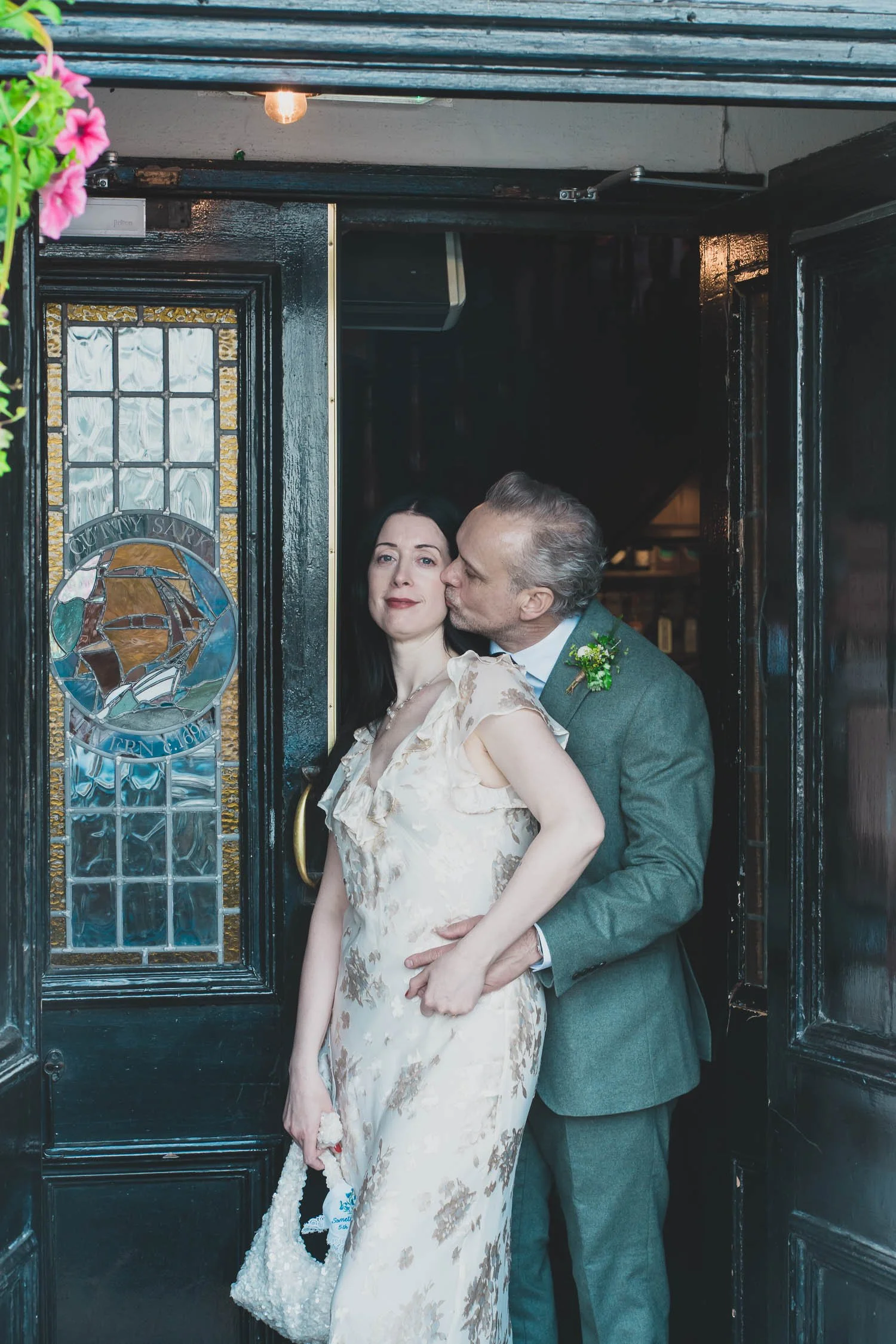 230-southwark-register-office-cutty-sark-pub-greenwich-wedding-photographer-london.jpg