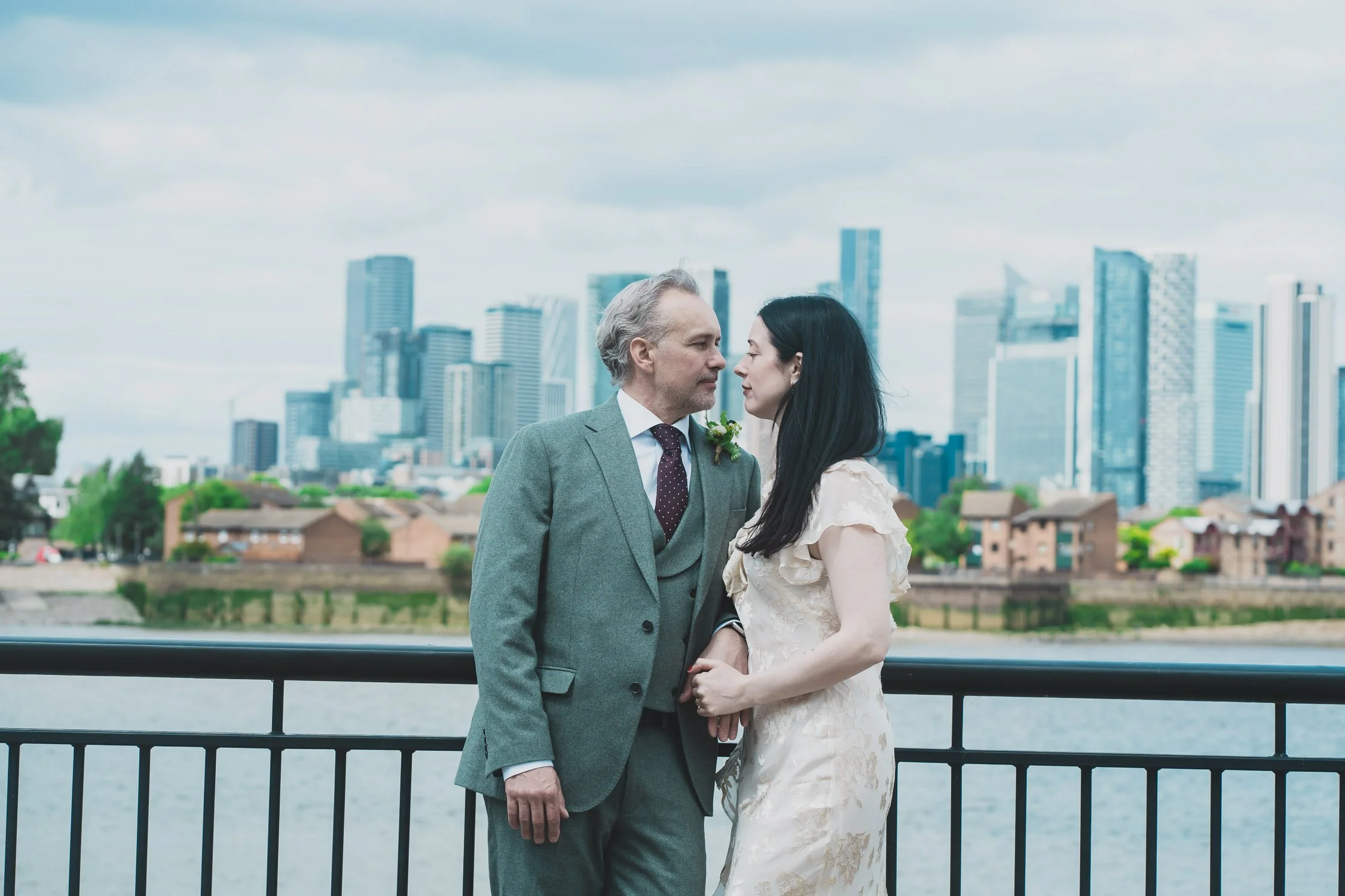 240-southwark-register-office-cutty-sark-pub-greenwich-wedding-photographer-london.jpg