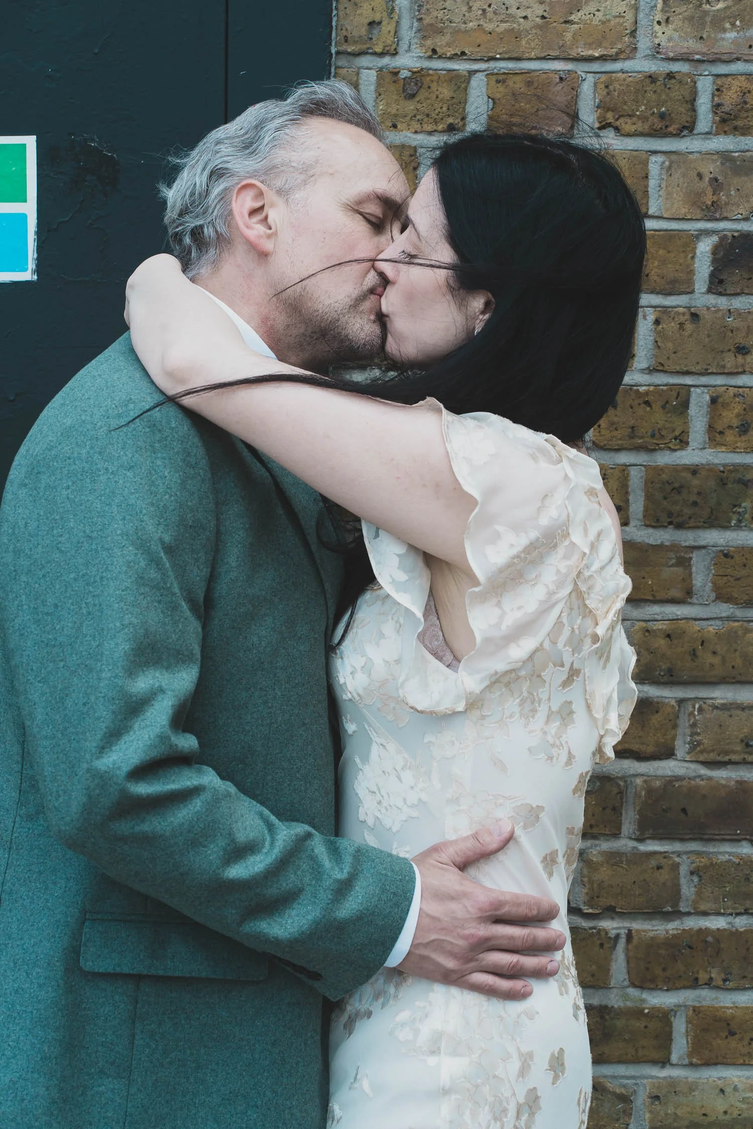 255-southwark-register-office-cutty-sark-pub-greenwich-wedding-photographer-london.jpg