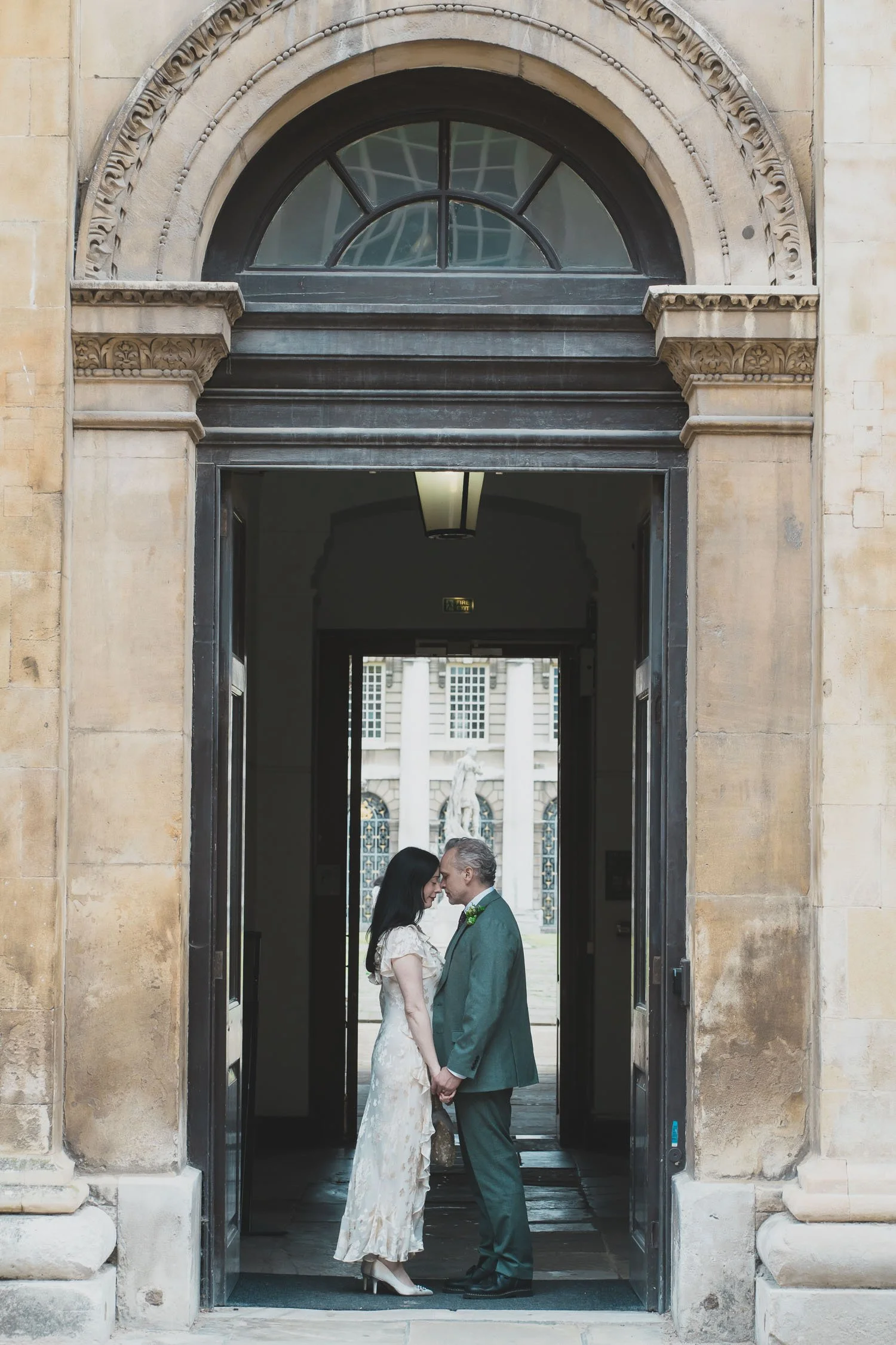 277-southwark-register-office-cutty-sark-pub-greenwich-wedding-photographer-london.jpg