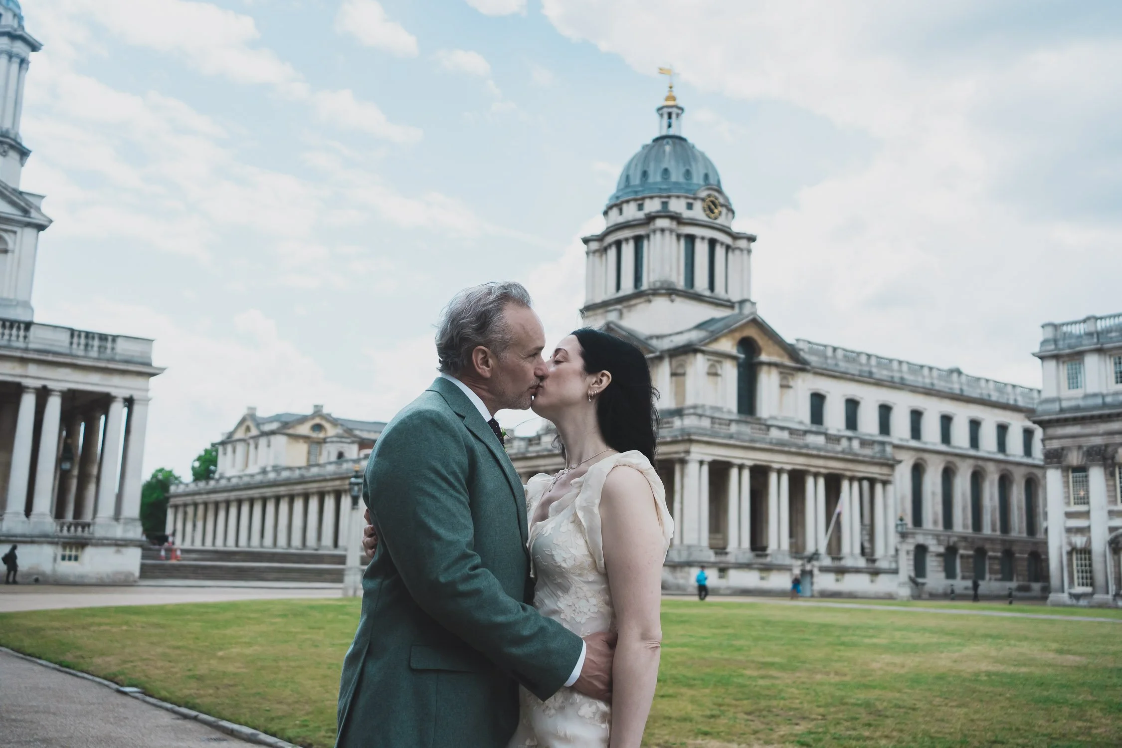 287-southwark-register-office-cutty-sark-pub-greenwich-wedding-photographer-london.jpg