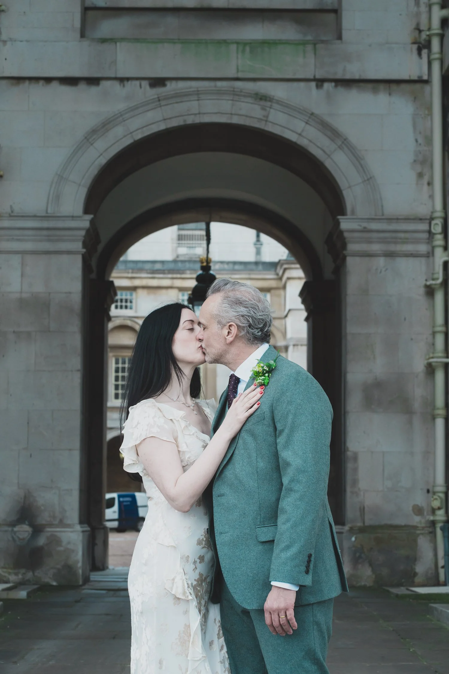300-southwark-register-office-cutty-sark-pub-greenwich-wedding-photographer-london.jpg