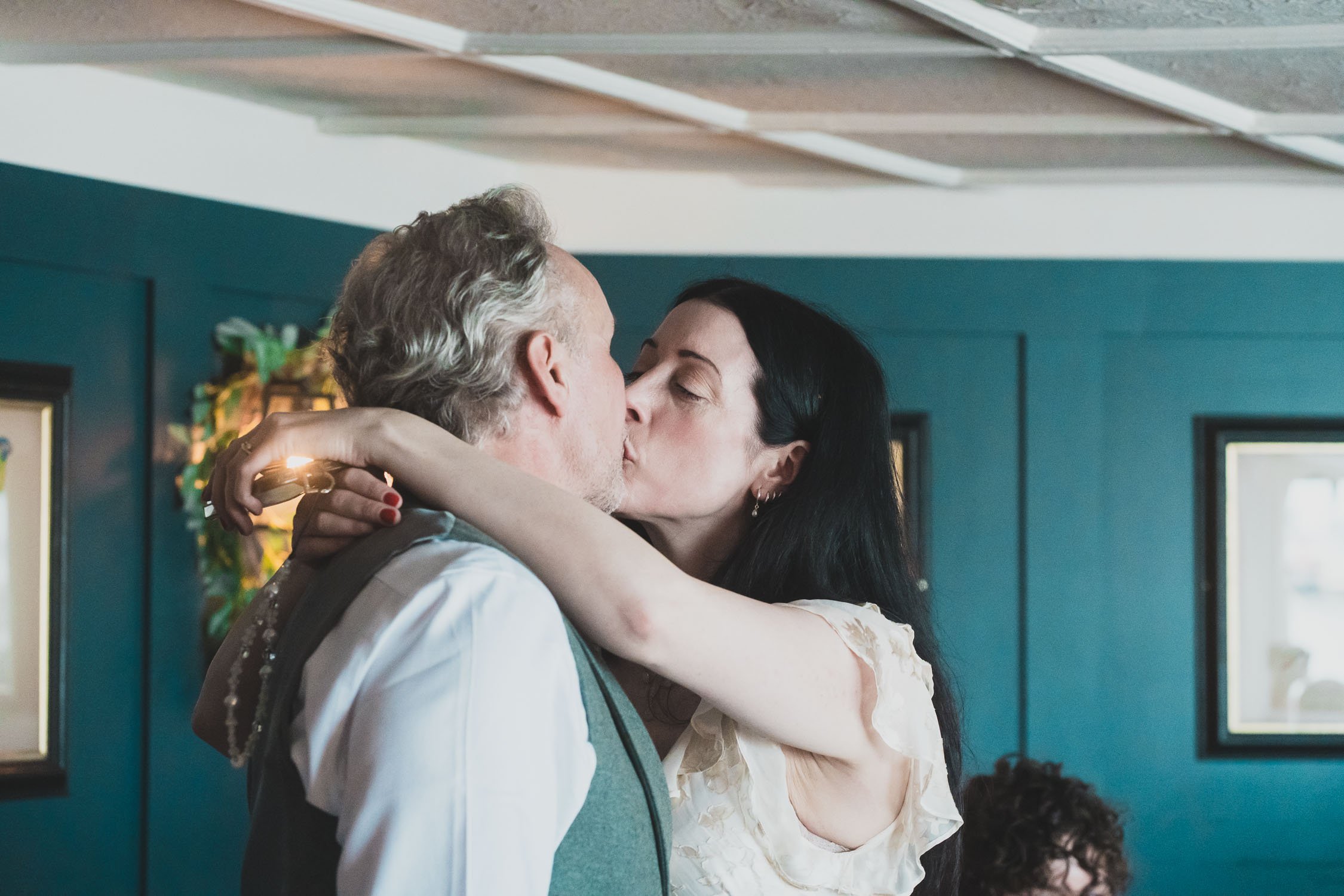 390-southwark-register-office-cutty-sark-pub-greenwich-wedding-photographer-london.jpg