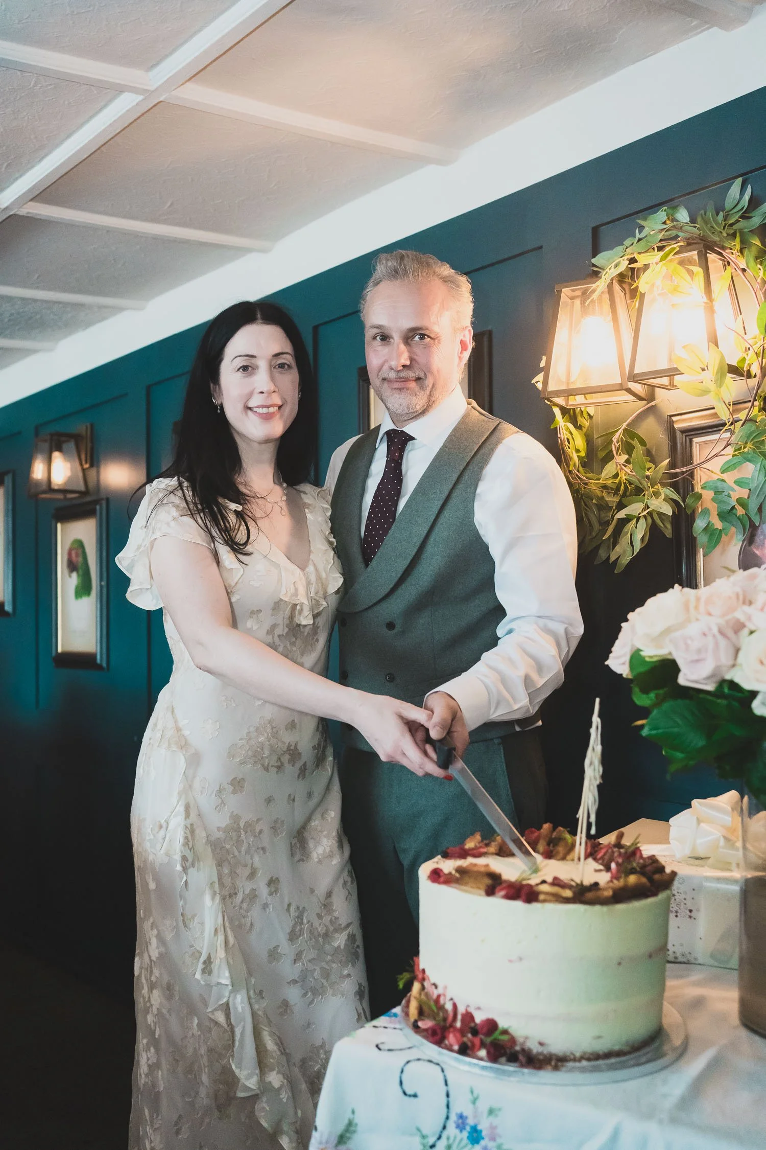 409-southwark-register-office-cutty-sark-pub-greenwich-wedding-photographer-london.jpg