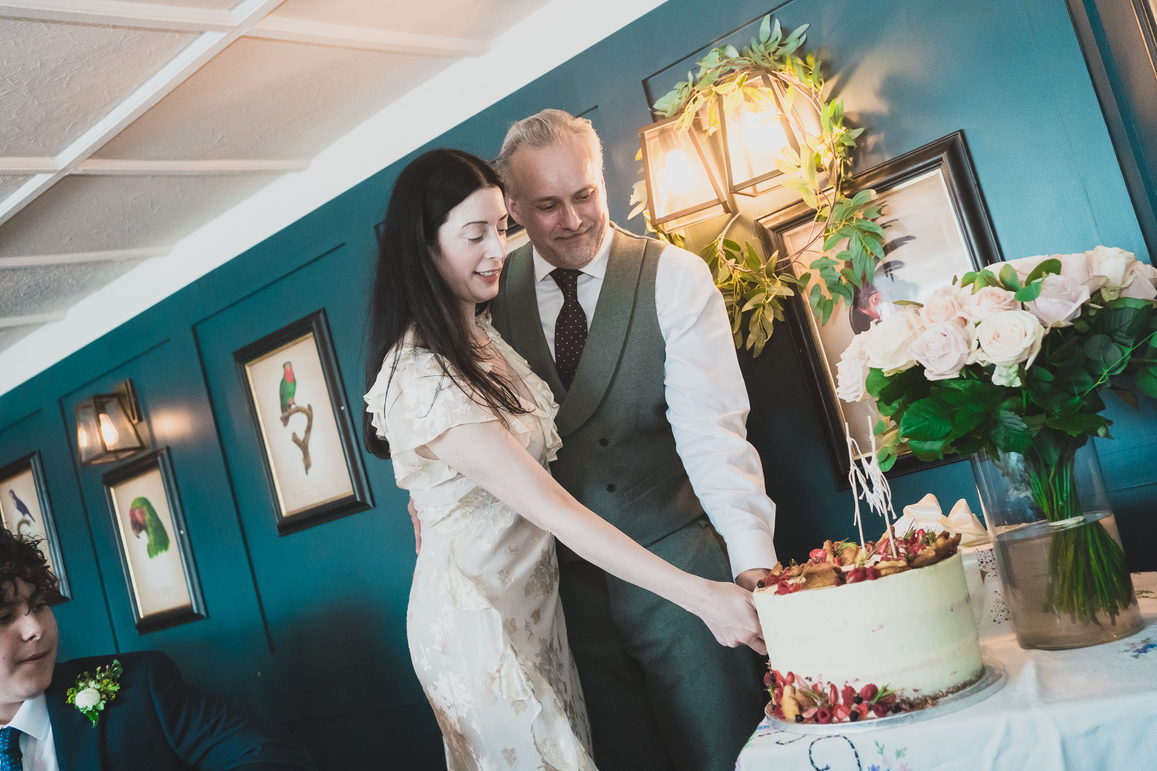 412-southwark-register-office-cutty-sark-pub-greenwich-wedding-photographer-london.jpg