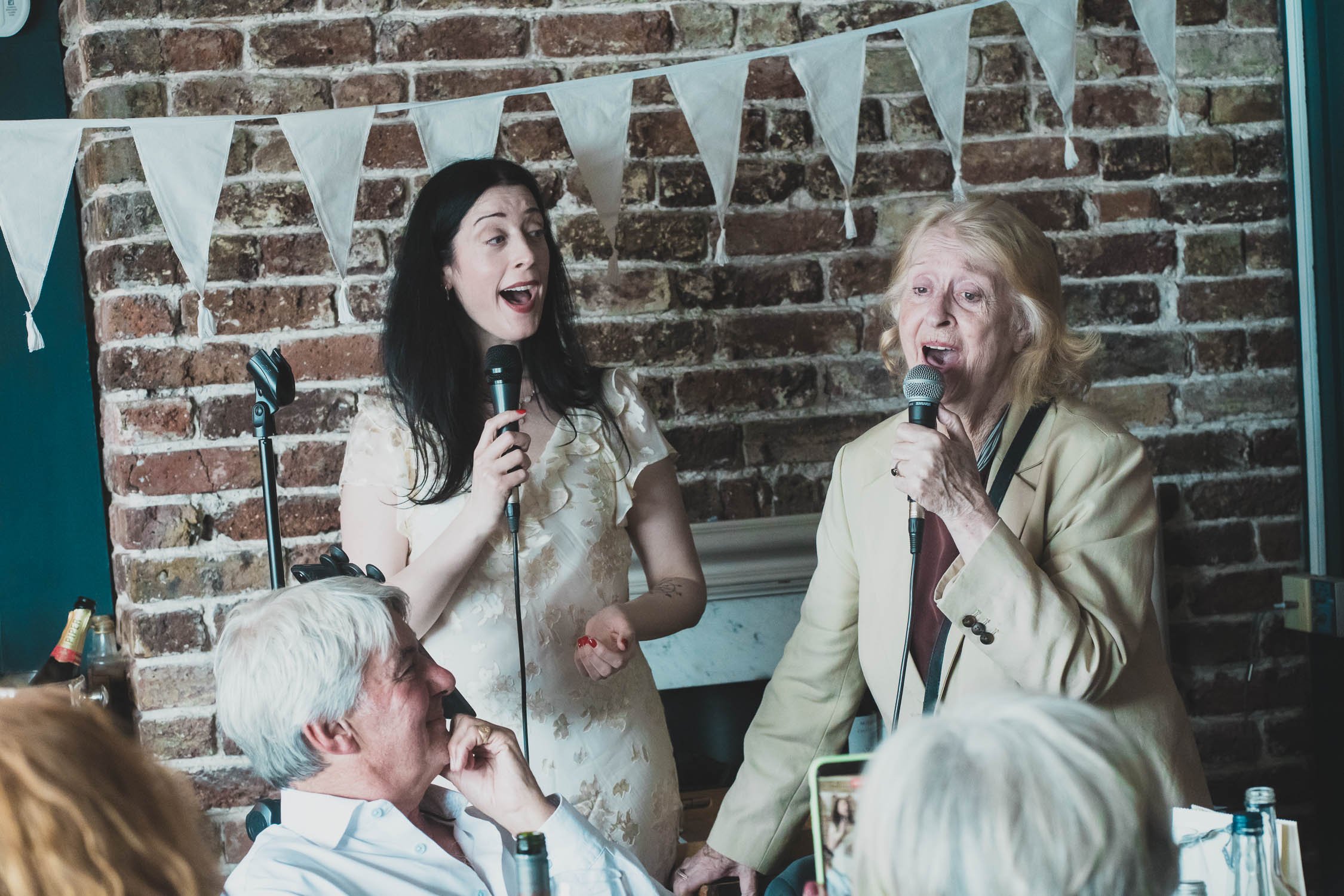 430-southwark-register-office-cutty-sark-pub-greenwich-wedding-photographer-london.jpg