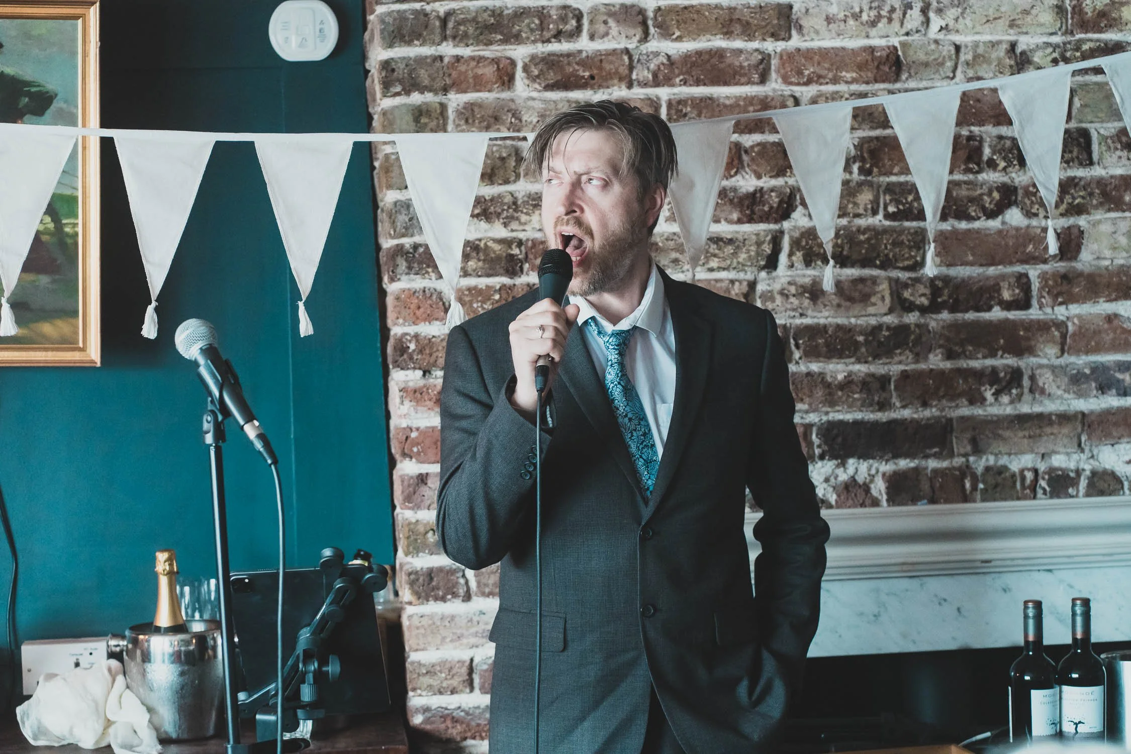 433-southwark-register-office-cutty-sark-pub-greenwich-wedding-photographer-london.jpg