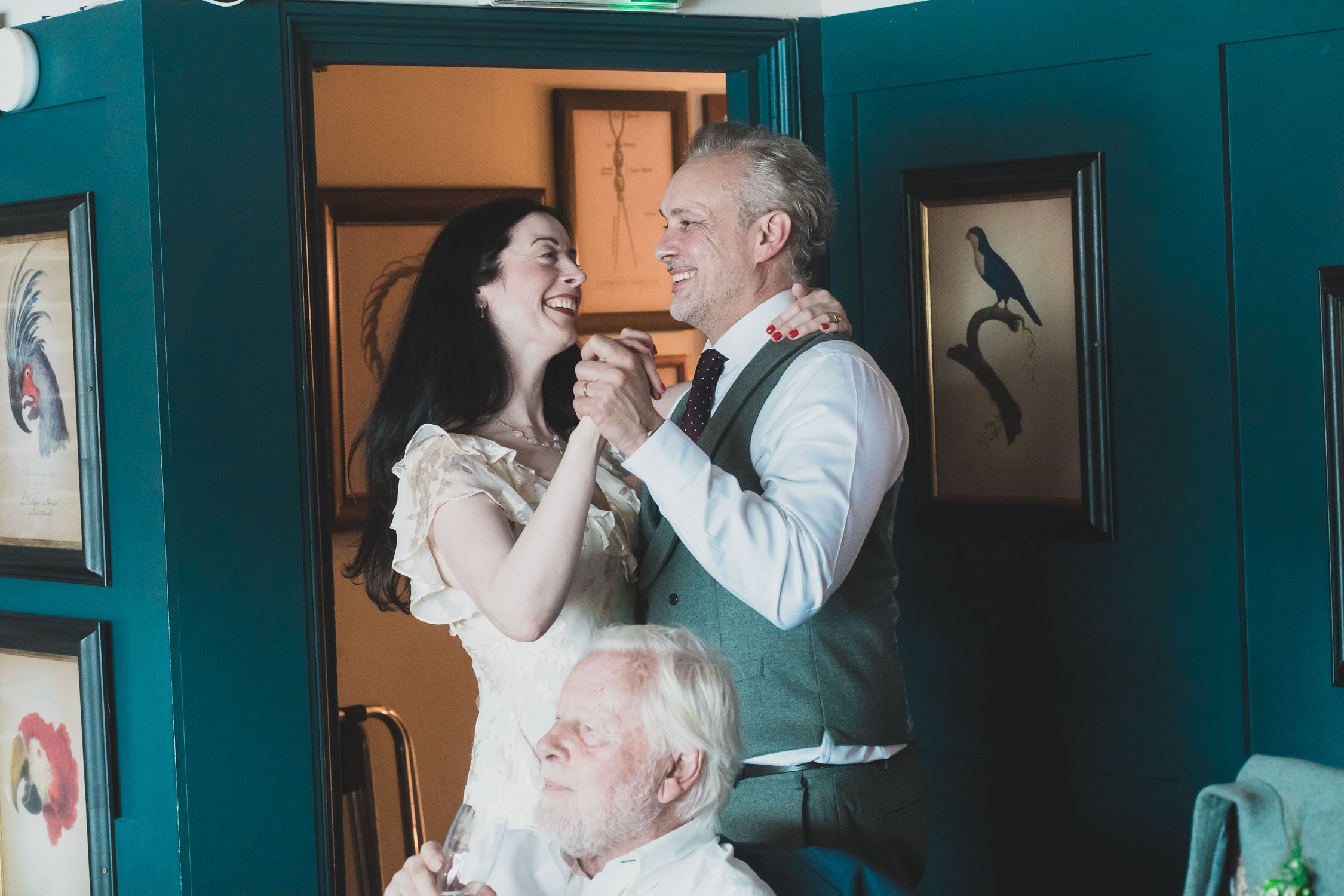 454-southwark-register-office-cutty-sark-pub-greenwich-wedding-photographer-london.jpg