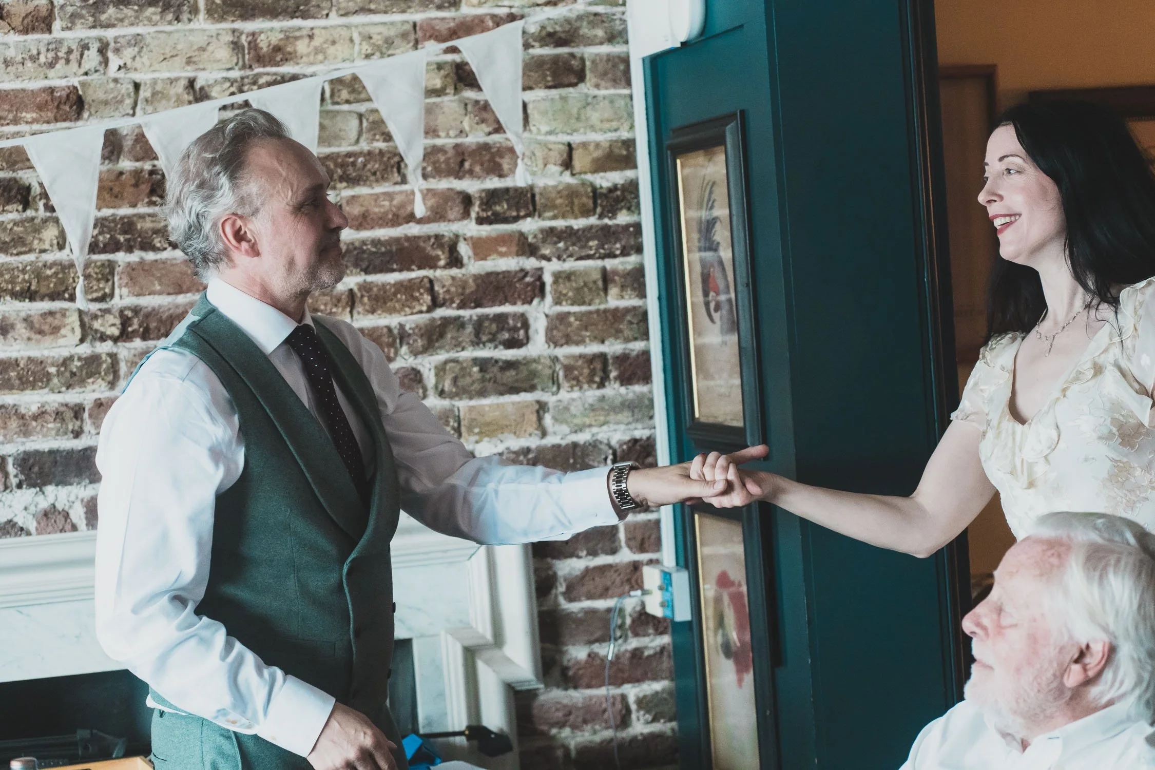 463-southwark-register-office-cutty-sark-pub-greenwich-wedding-photographer-london.jpg