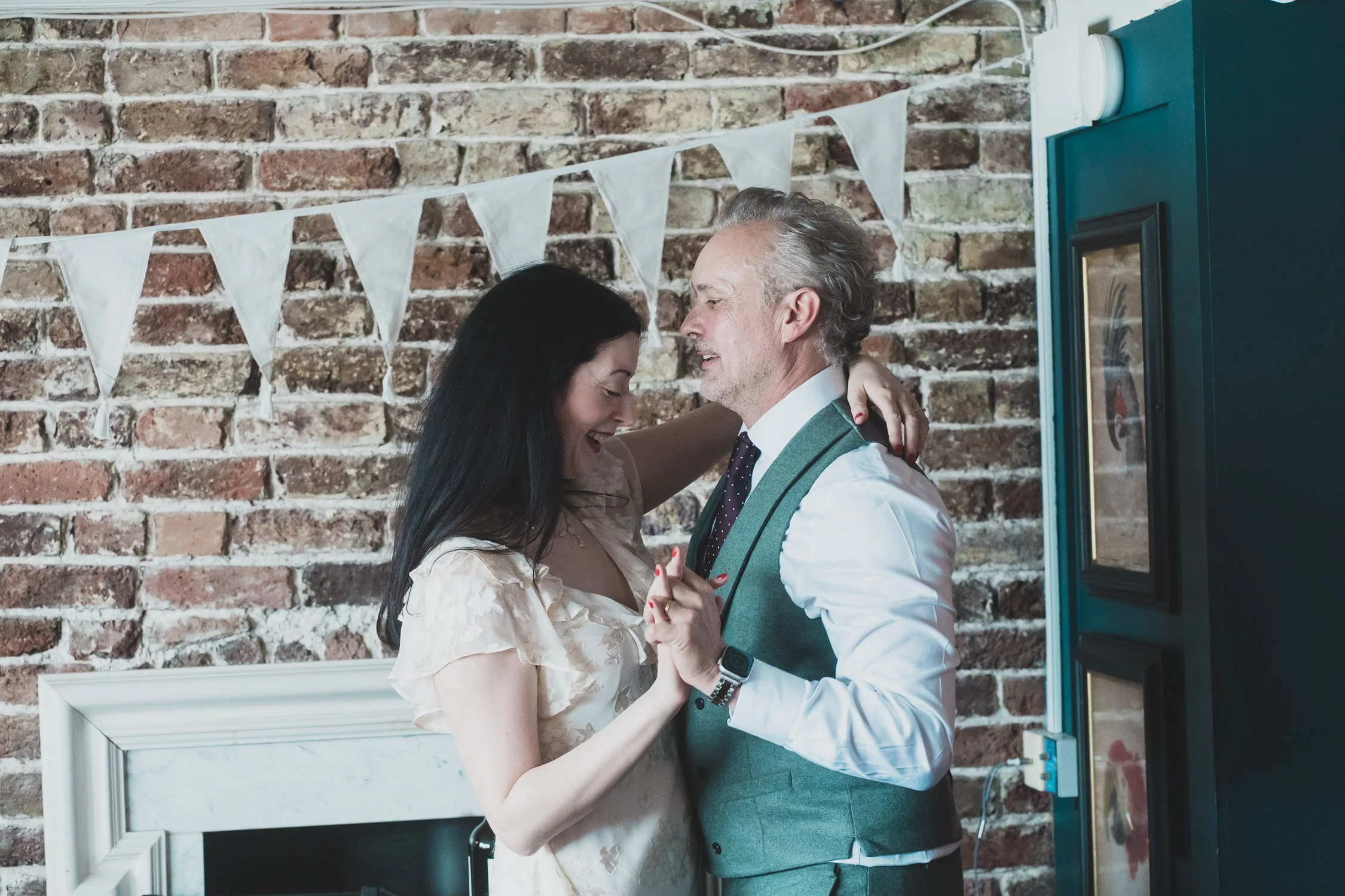 464-southwark-register-office-cutty-sark-pub-greenwich-wedding-photographer-london.jpg