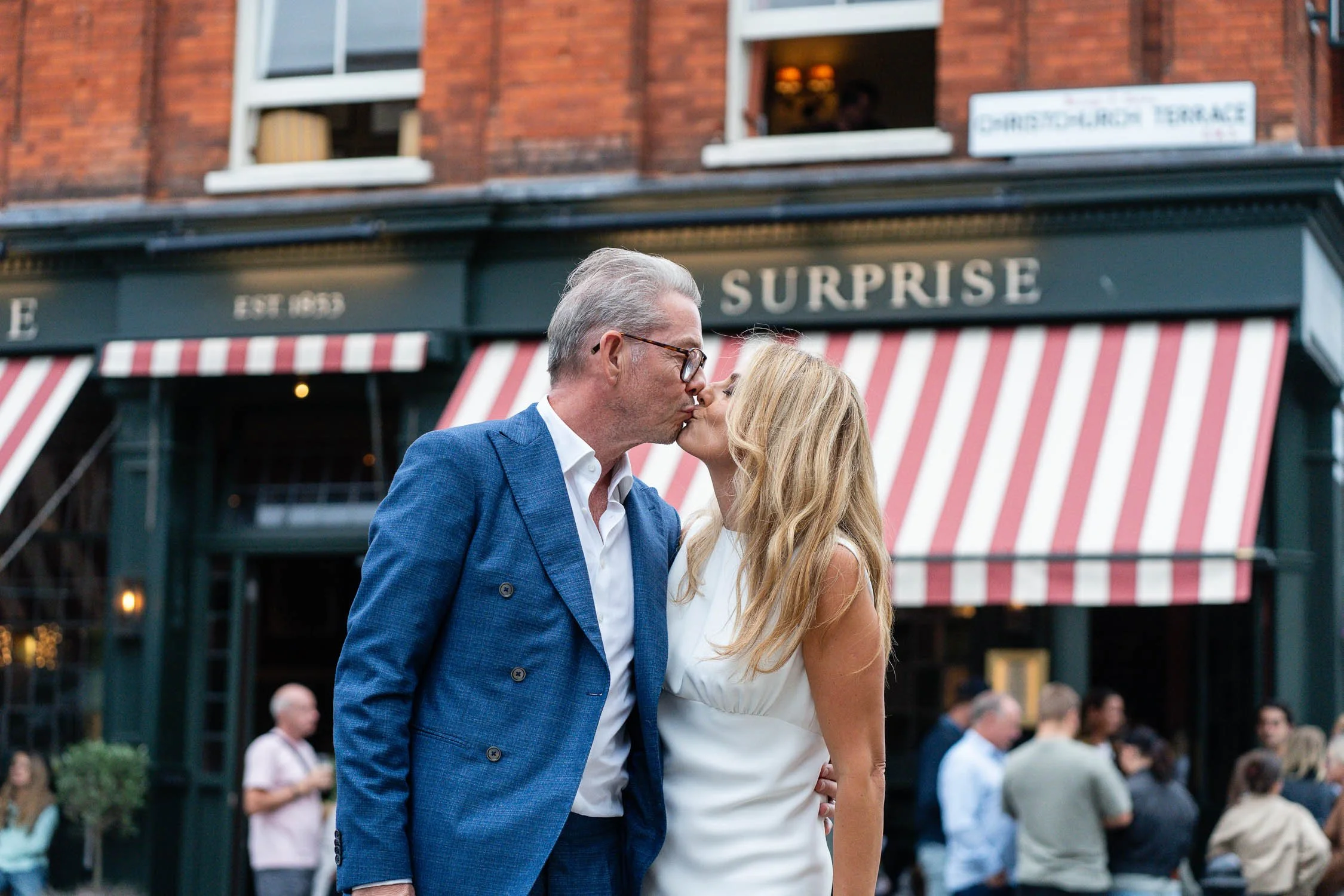 011-chelsea-old-town-hall-the-surprise-pub-wedding-reception.jpg