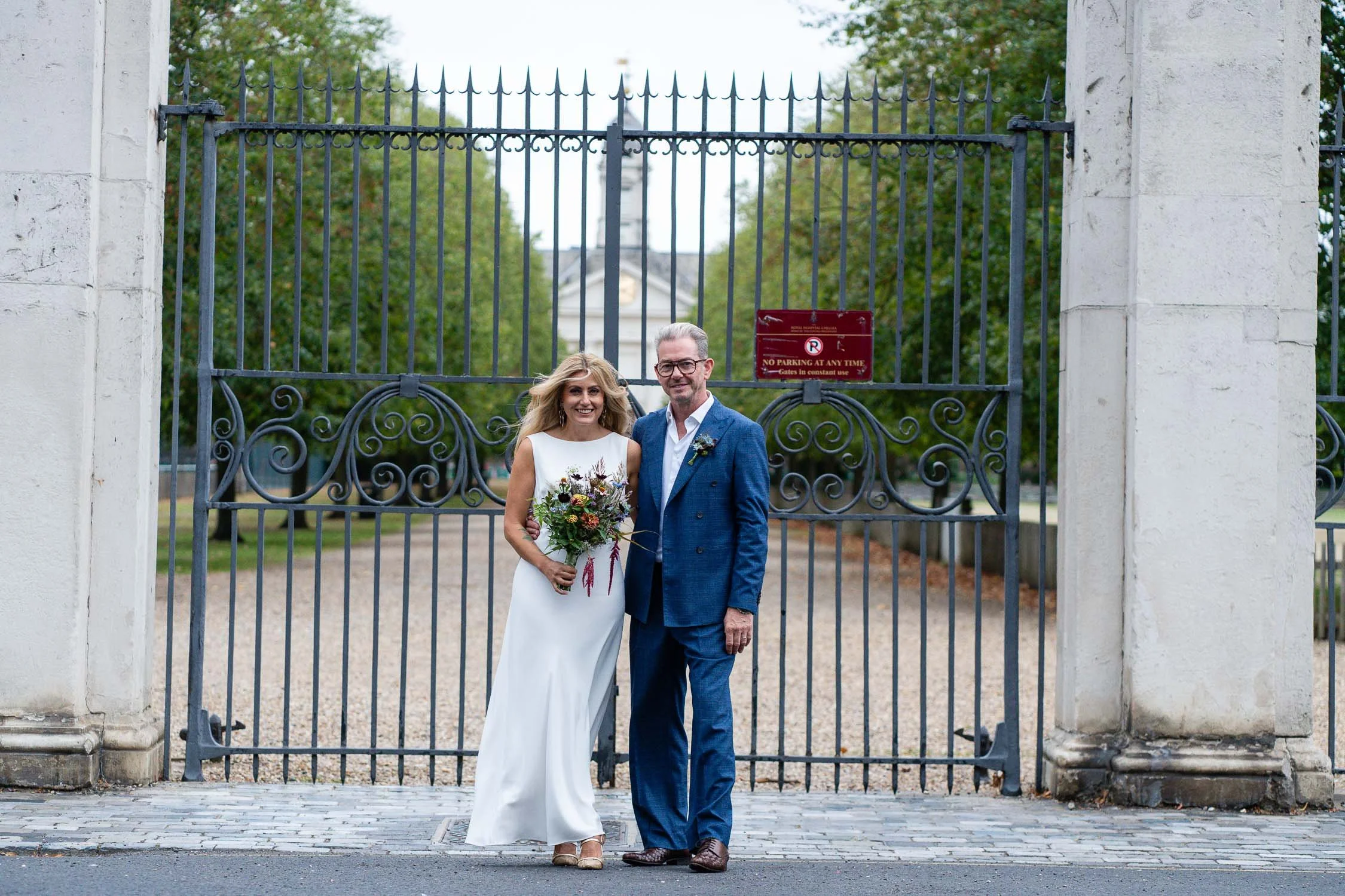 027-chelsea-old-town-hall-the-surprise-pub-wedding-reception.jpg