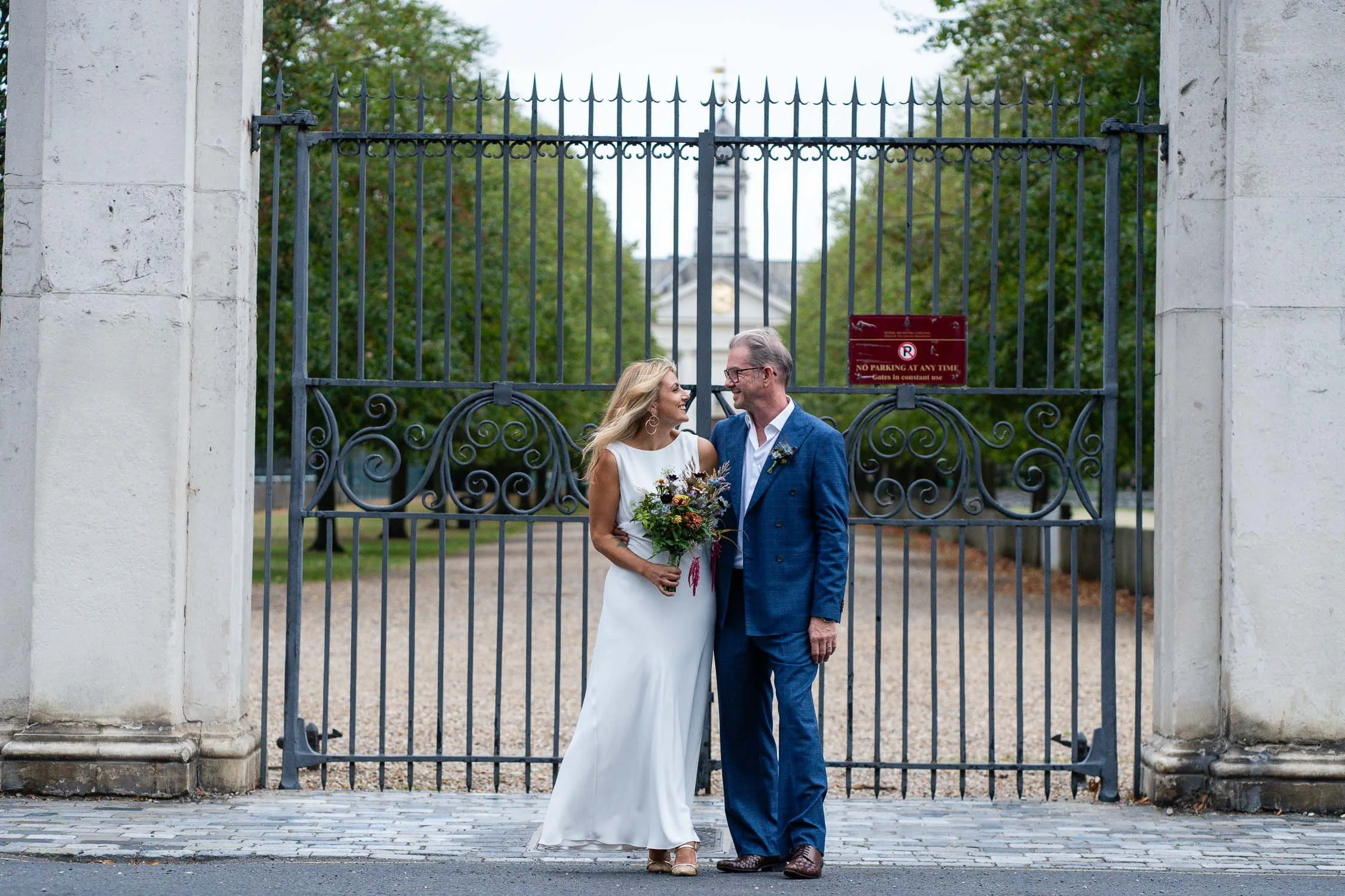 028-chelsea-old-town-hall-the-surprise-pub-wedding-reception.jpg