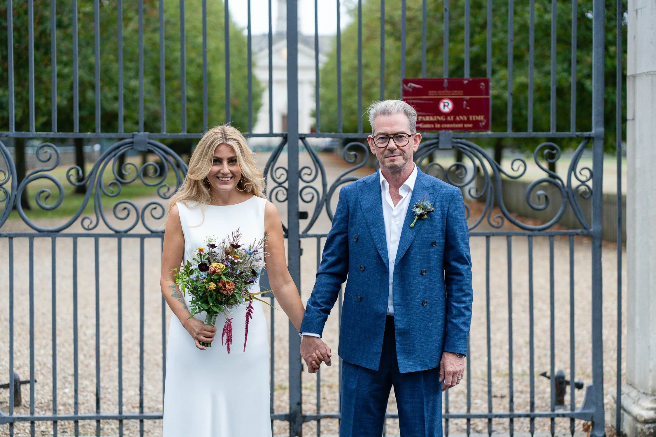 030-chelsea-old-town-hall-the-surprise-pub-wedding-reception.jpg