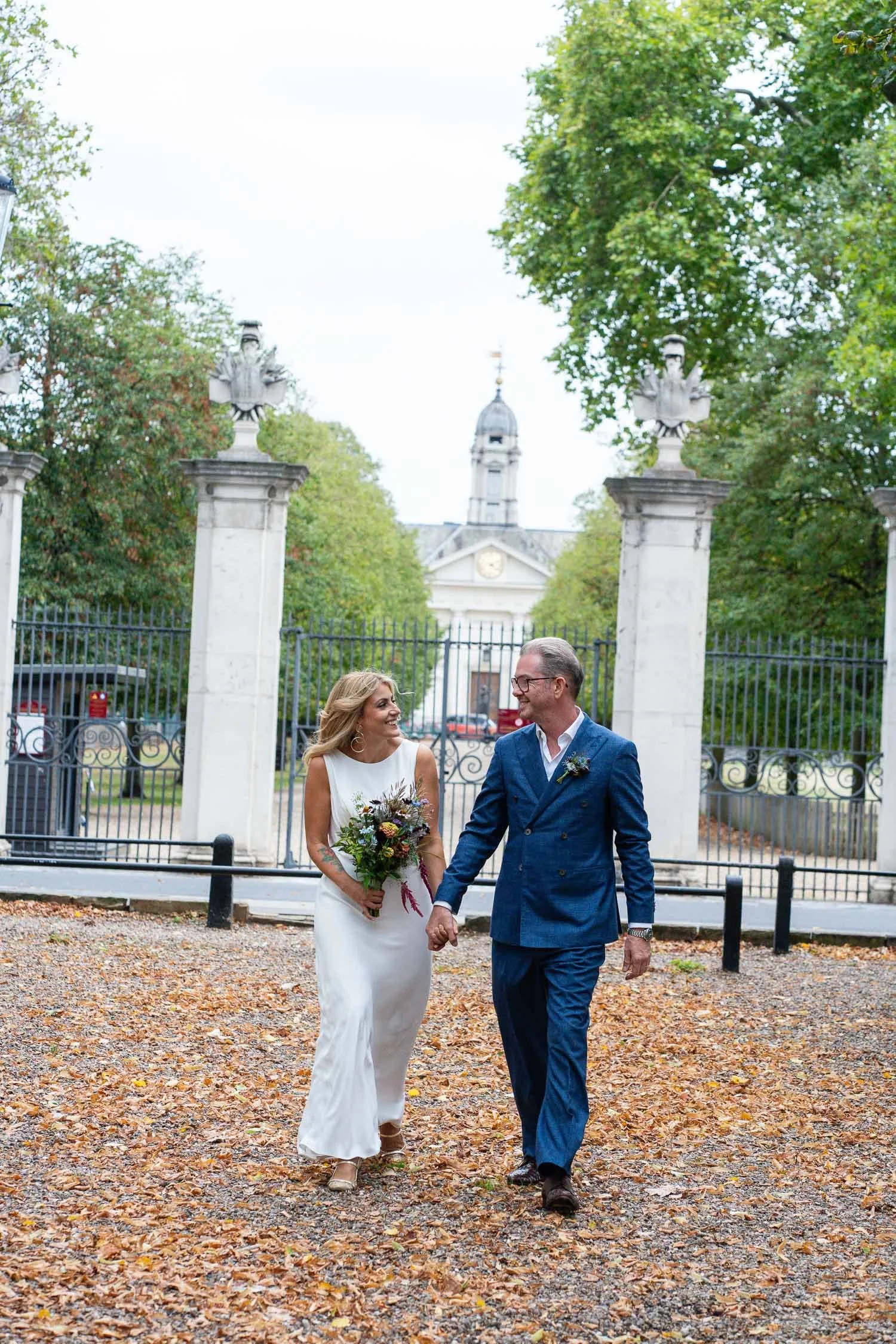 033-chelsea-old-town-hall-the-surprise-pub-wedding-reception.jpg