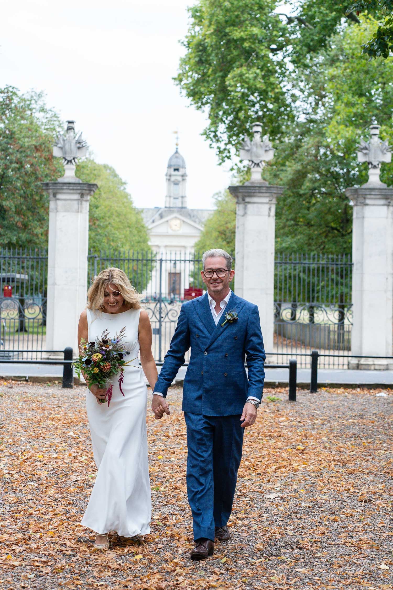034-chelsea-old-town-hall-the-surprise-pub-wedding-reception.jpg