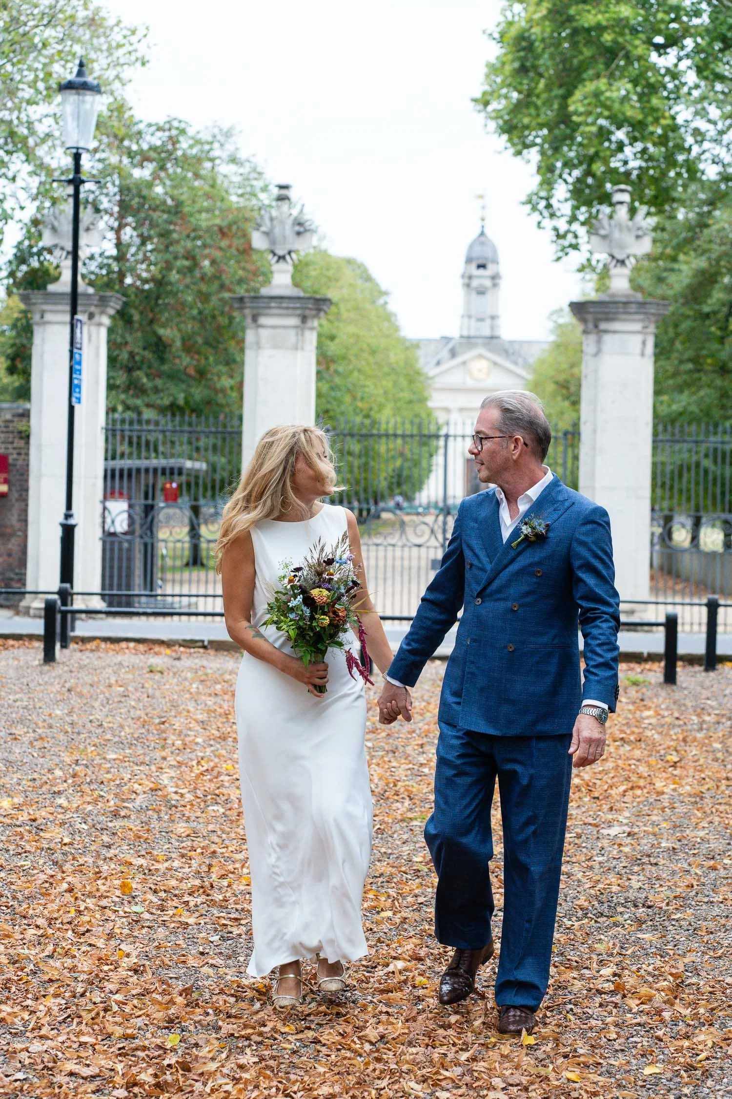035-chelsea-old-town-hall-the-surprise-pub-wedding-reception.jpg