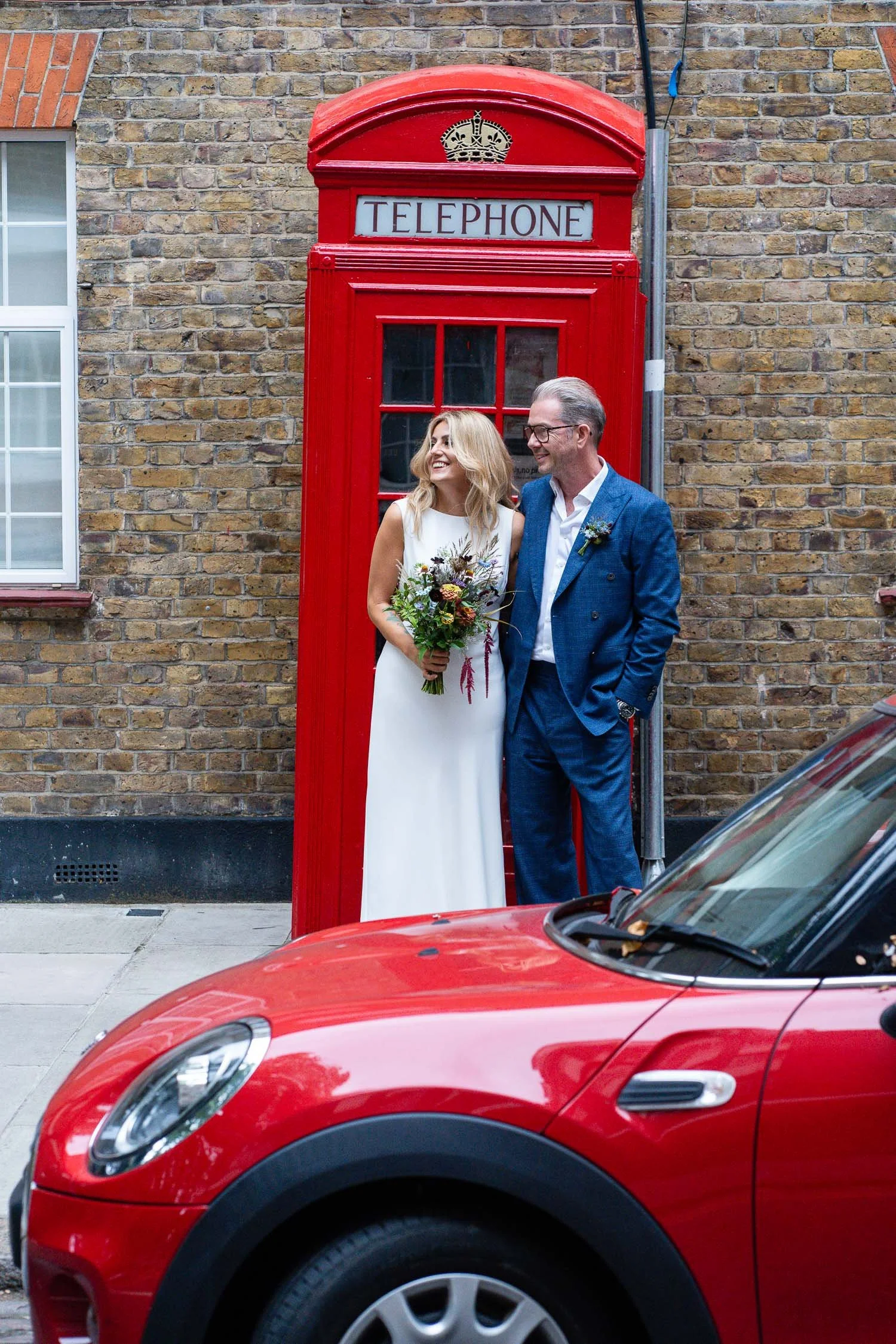 047-chelsea-old-town-hall-the-surprise-pub-wedding-reception.jpg