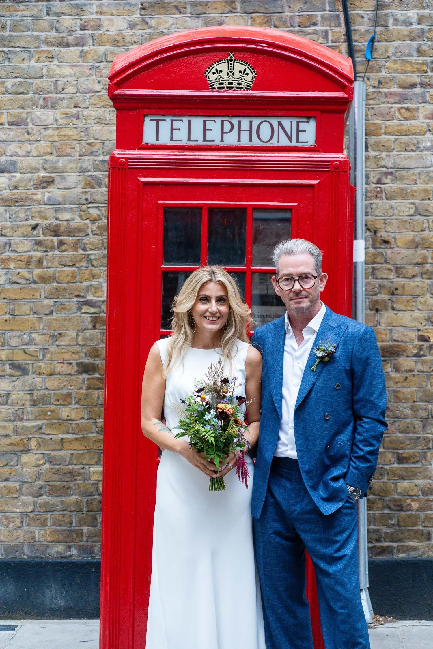 049-chelsea-old-town-hall-the-surprise-pub-wedding-reception.jpg