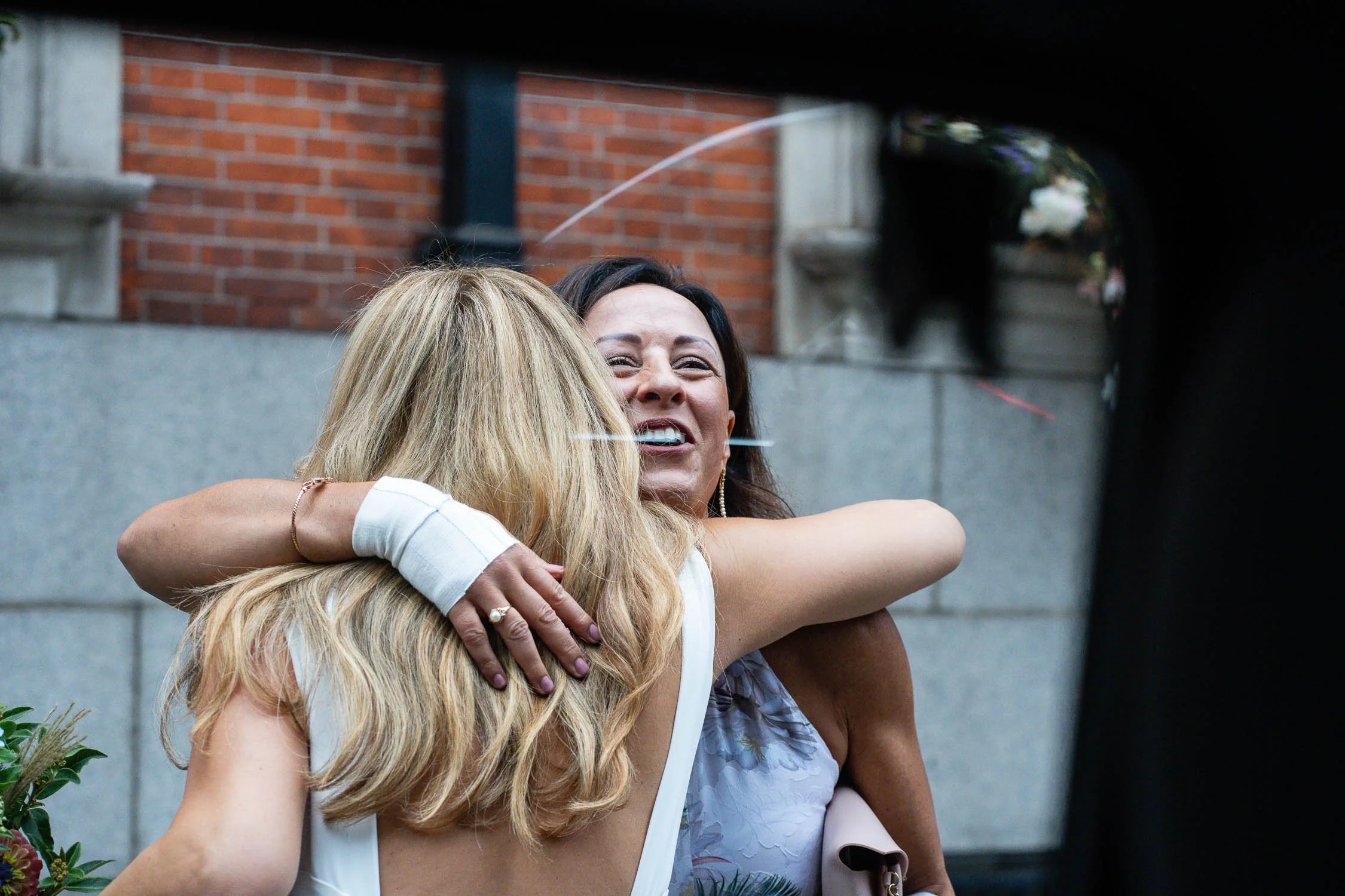 073-chelsea-old-town-hall-the-surprise-pub-wedding-reception.jpg
