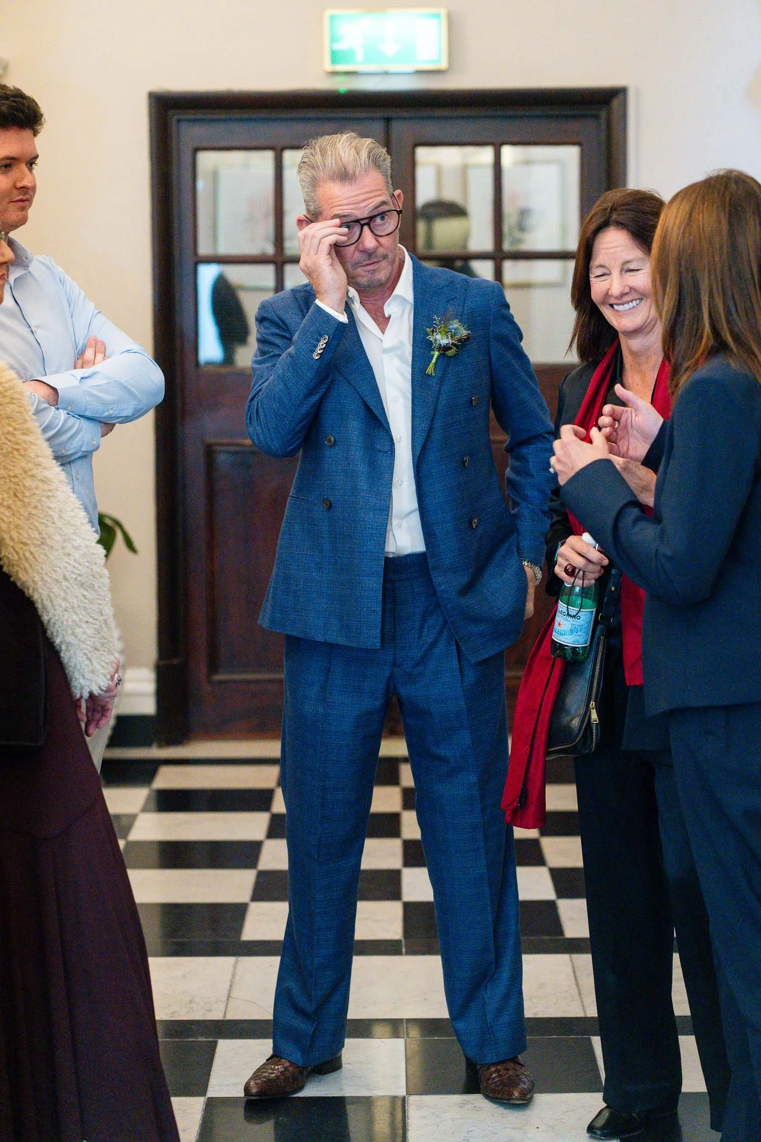 094-chelsea-old-town-hall-the-surprise-pub-wedding-reception.jpg