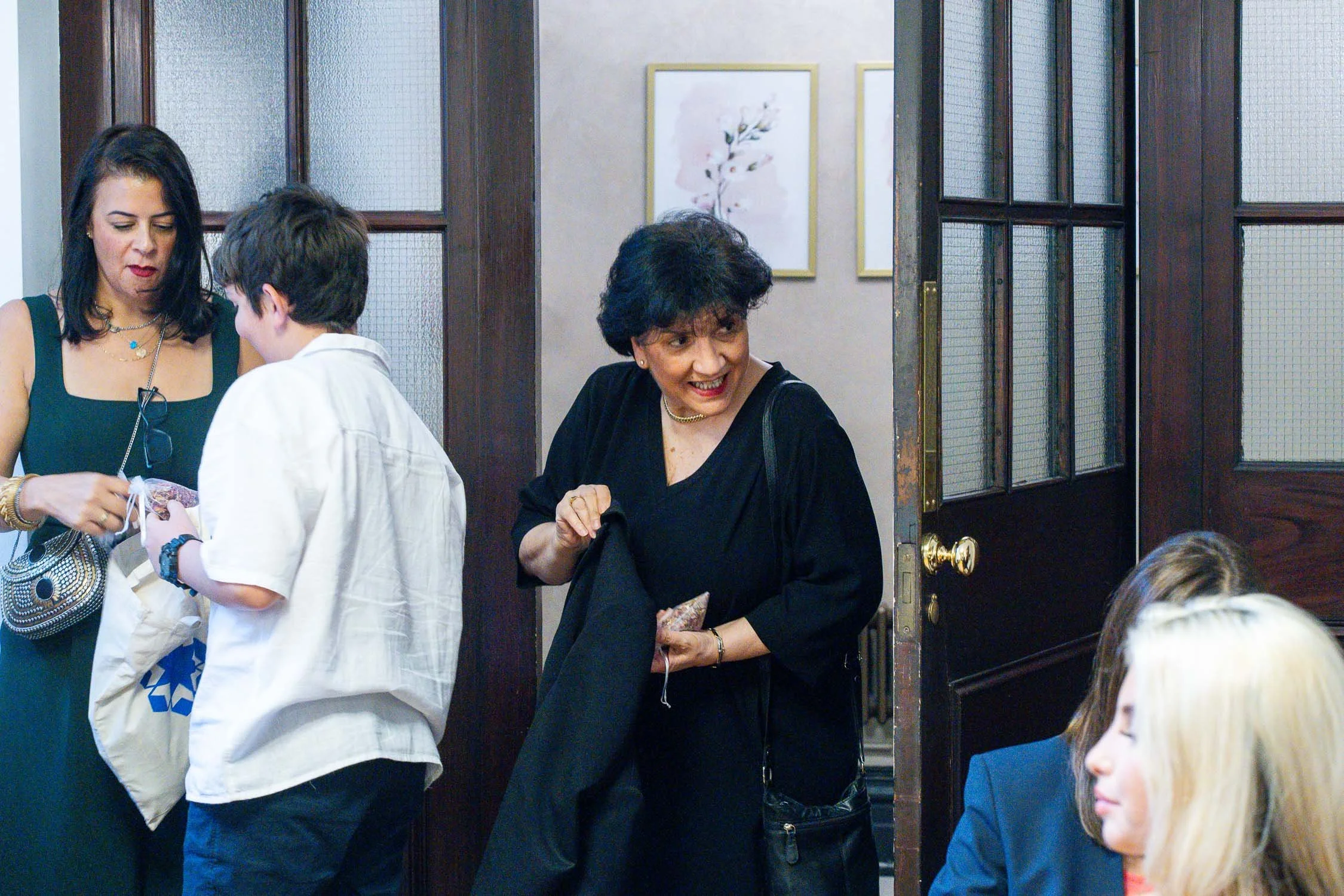 100-chelsea-old-town-hall-the-surprise-pub-wedding-reception.jpg