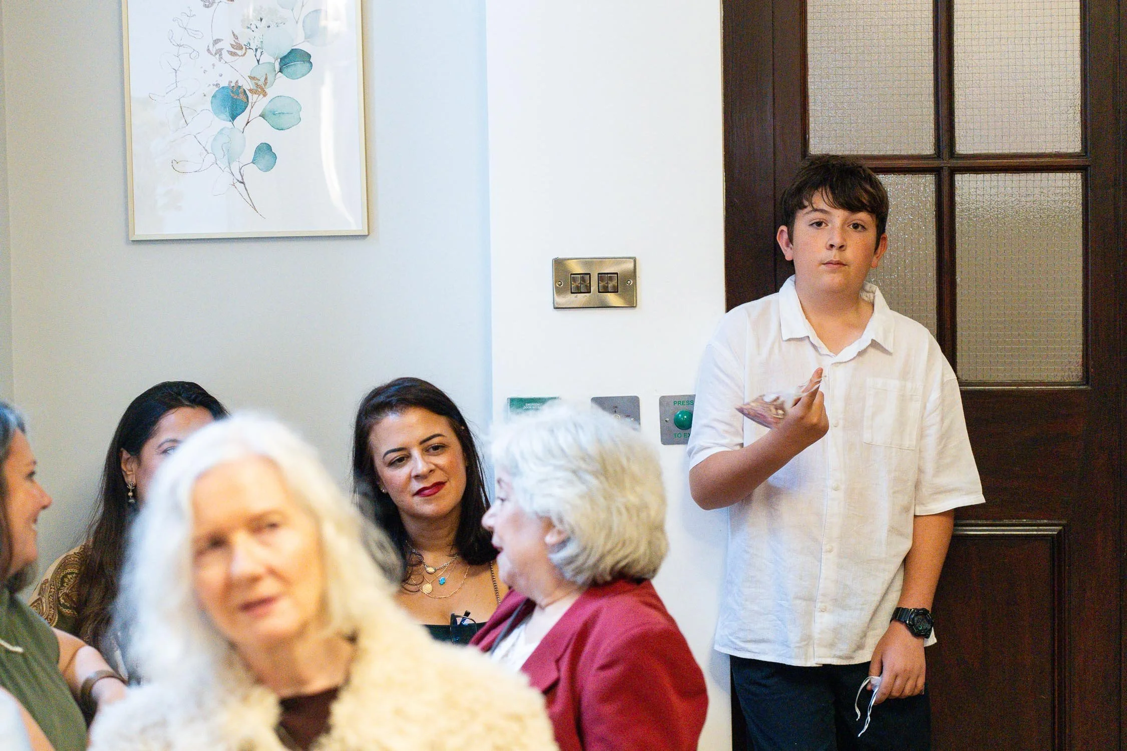 104-chelsea-old-town-hall-the-surprise-pub-wedding-reception.jpg