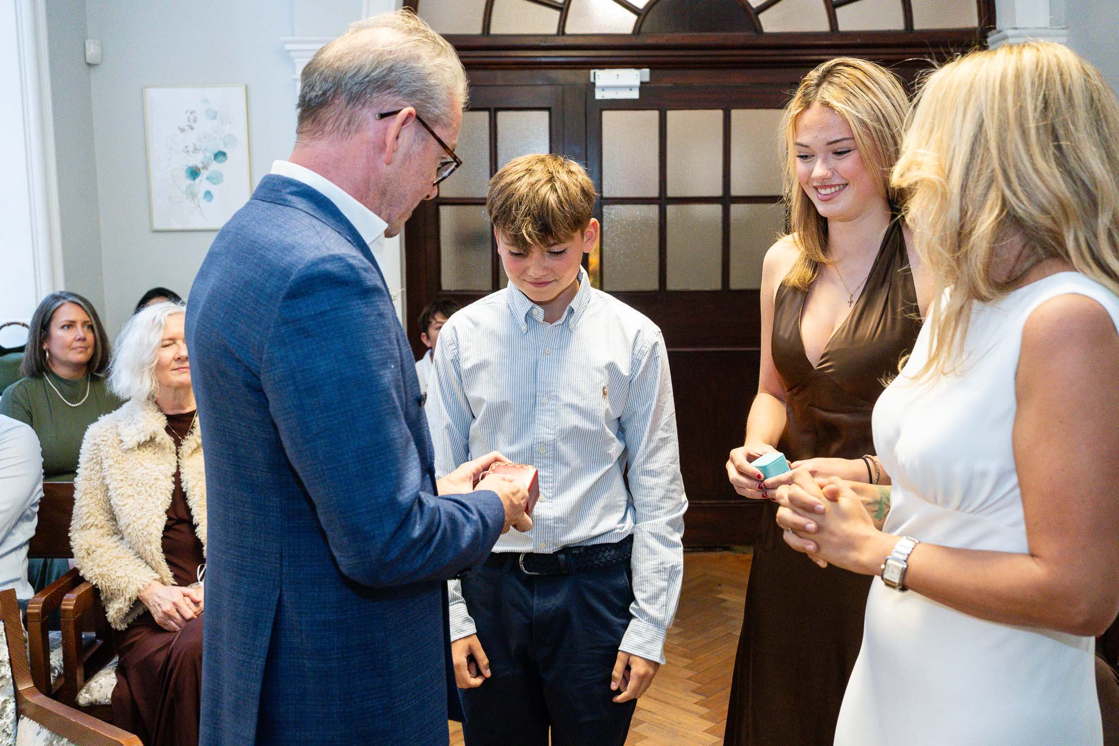 133-chelsea-old-town-hall-the-surprise-pub-wedding-reception.jpg