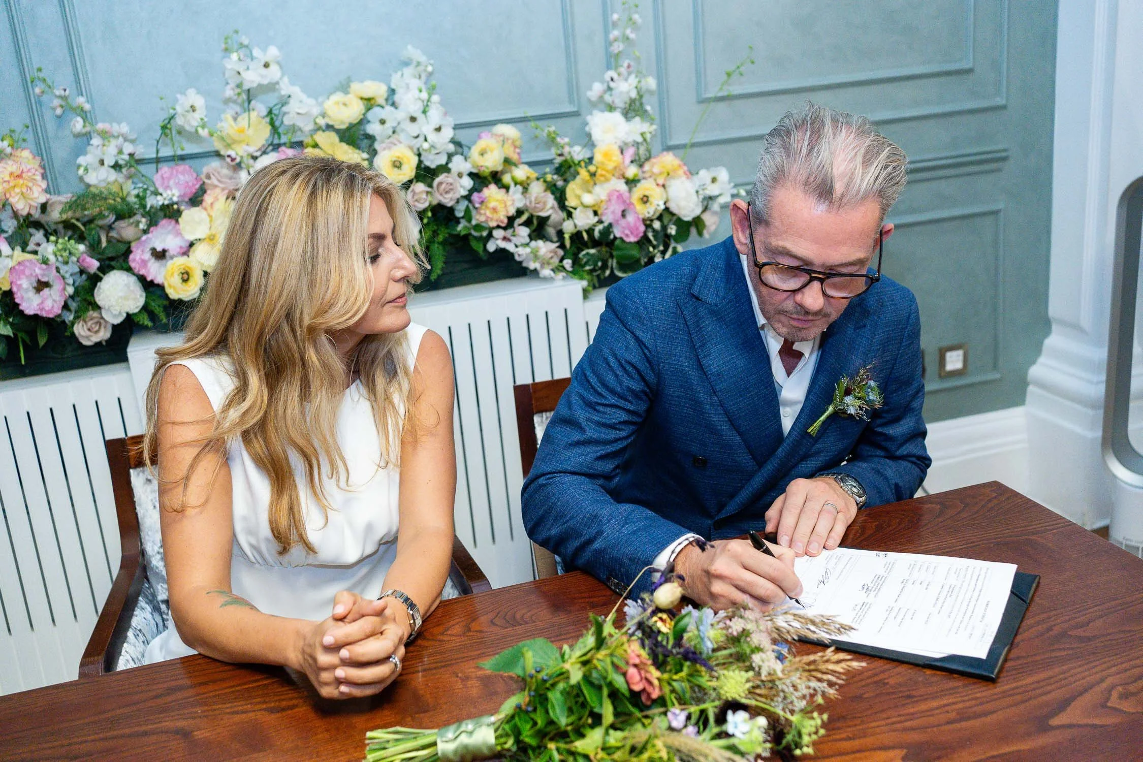 147-chelsea-old-town-hall-the-surprise-pub-wedding-reception.jpg