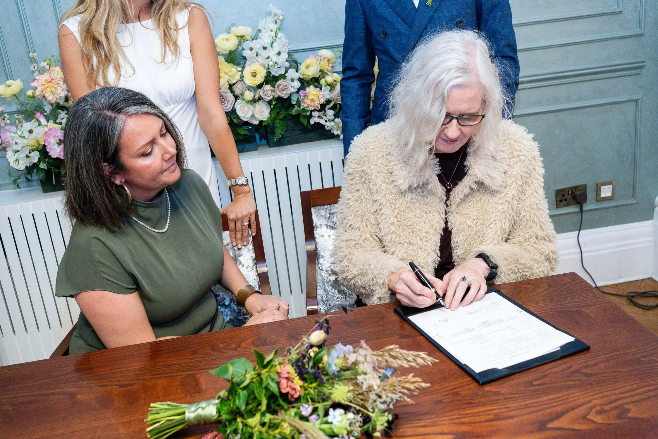 150-chelsea-old-town-hall-the-surprise-pub-wedding-reception.jpg