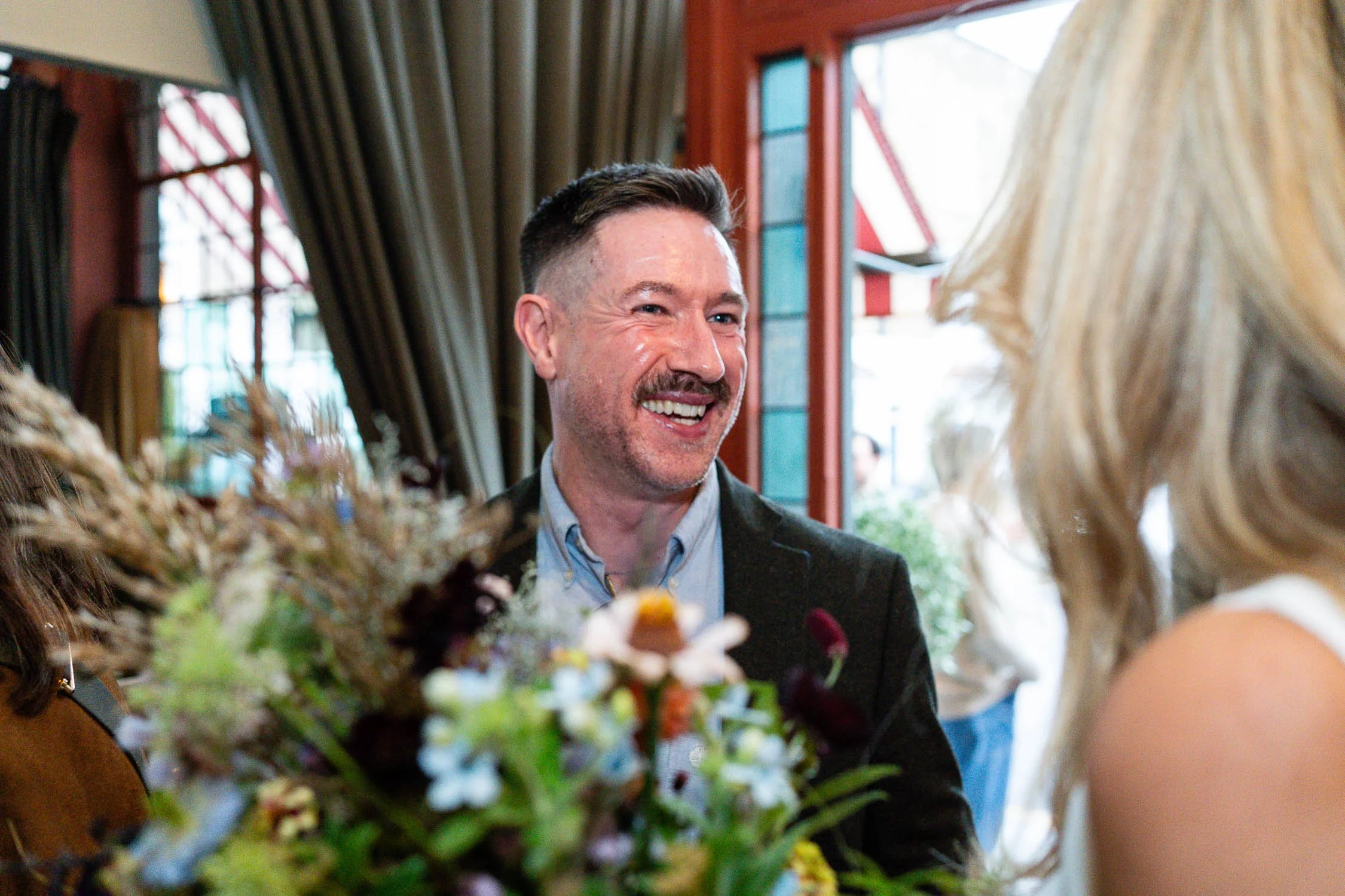 171-chelsea-old-town-hall-the-surprise-pub-wedding-reception.jpg