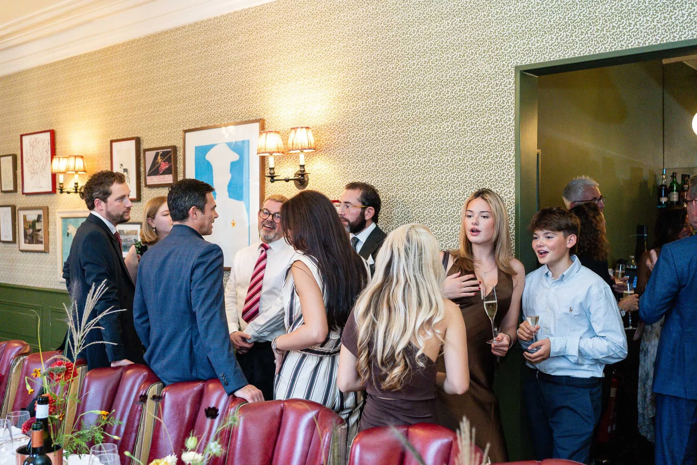 189-chelsea-old-town-hall-the-surprise-pub-wedding-reception.jpg